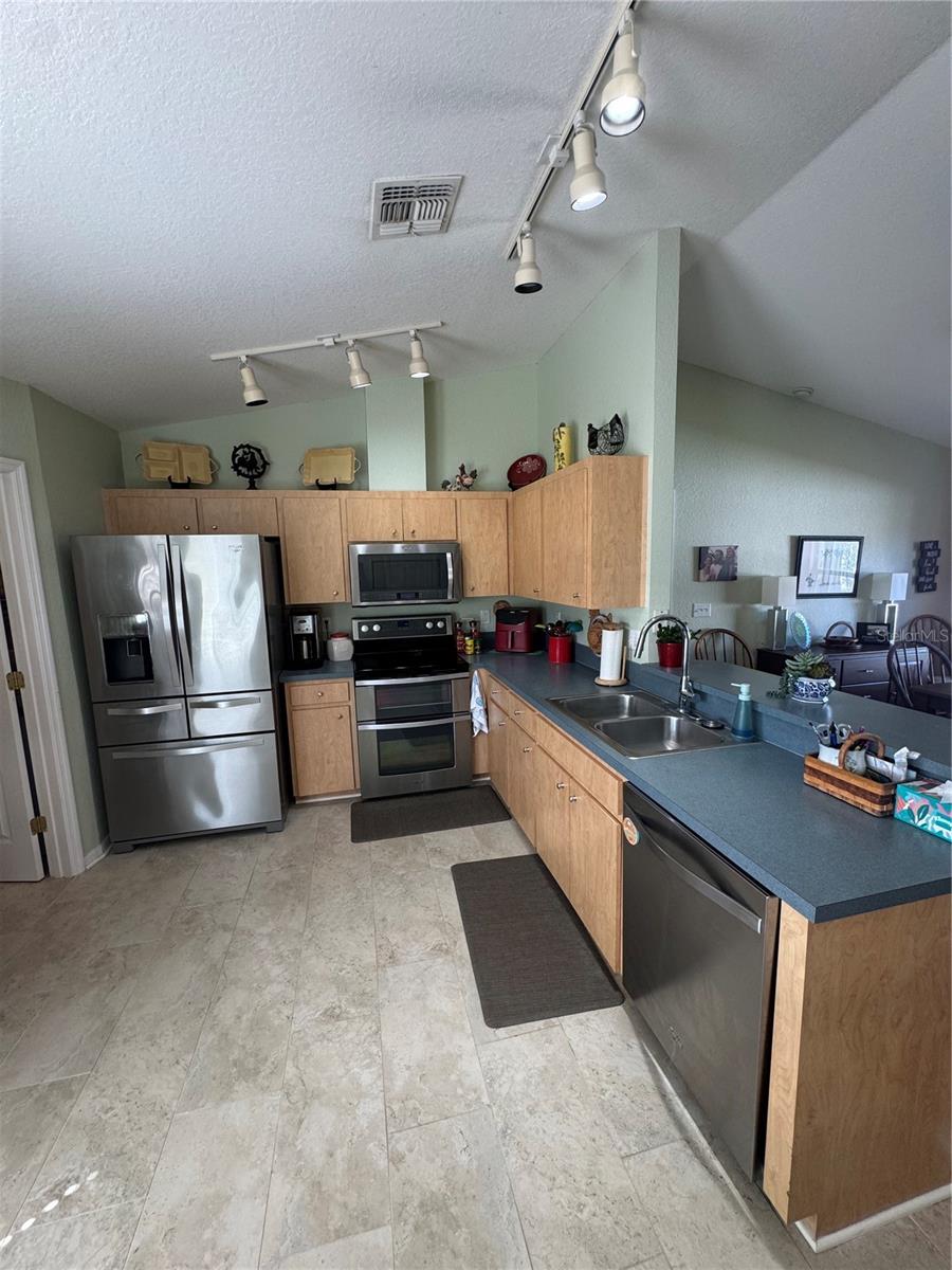 8181 BRISTOL BAY AVE, LAKELAND, FL, 33810