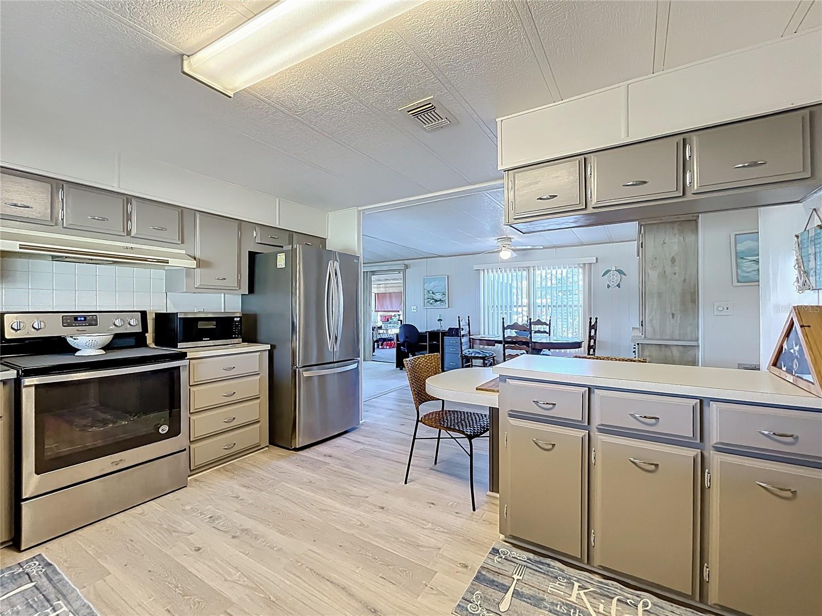 1308 MOHAWK CIR, TAVARES, FL, 32778