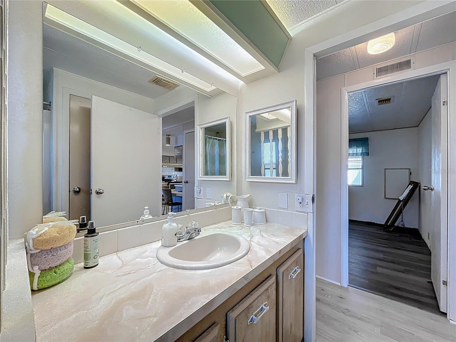 1308 MOHAWK CIR, TAVARES, FL, 32778