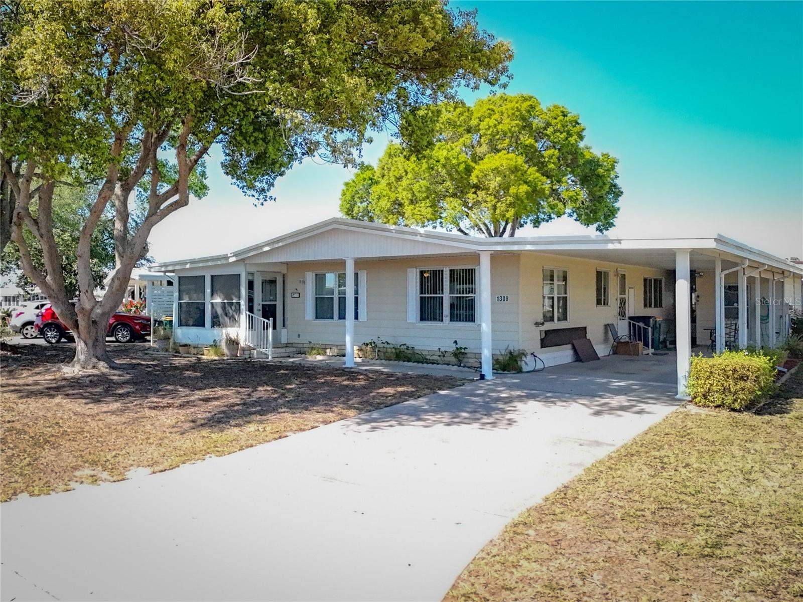 1308 MOHAWK CIR, TAVARES, FL, 32778