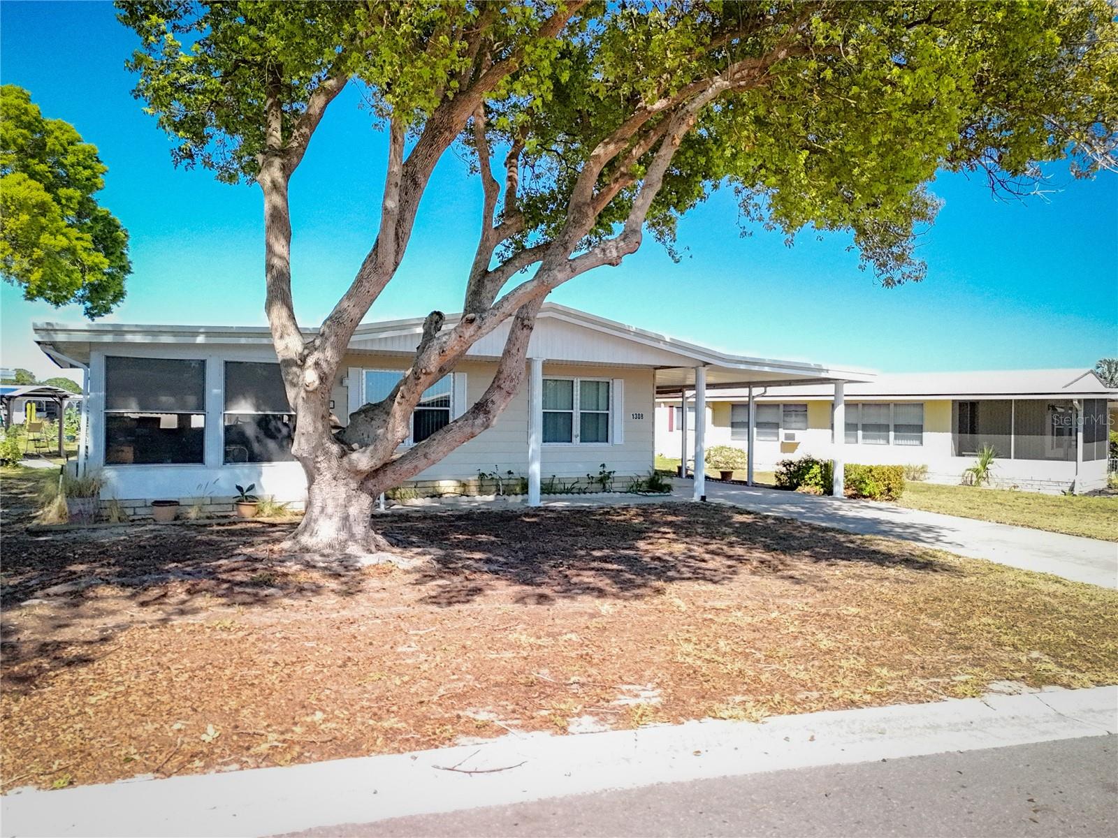1308 MOHAWK CIR, TAVARES, FL, 32778