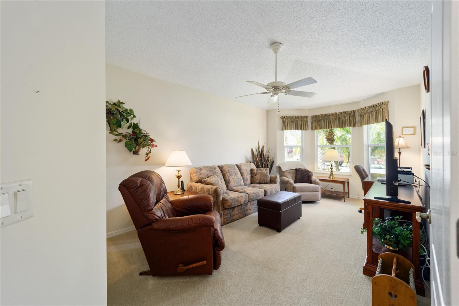 1689 VAN BUREN WAY, THE VILLAGES, FL, 32162