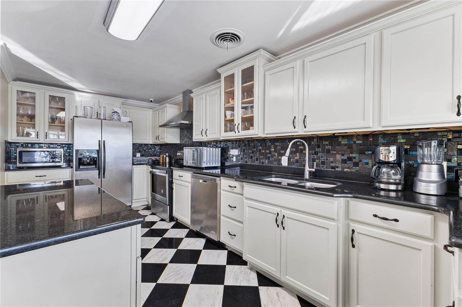 546 QUEENS MIRROR CIR, CASSELBERRY, FL, 32707