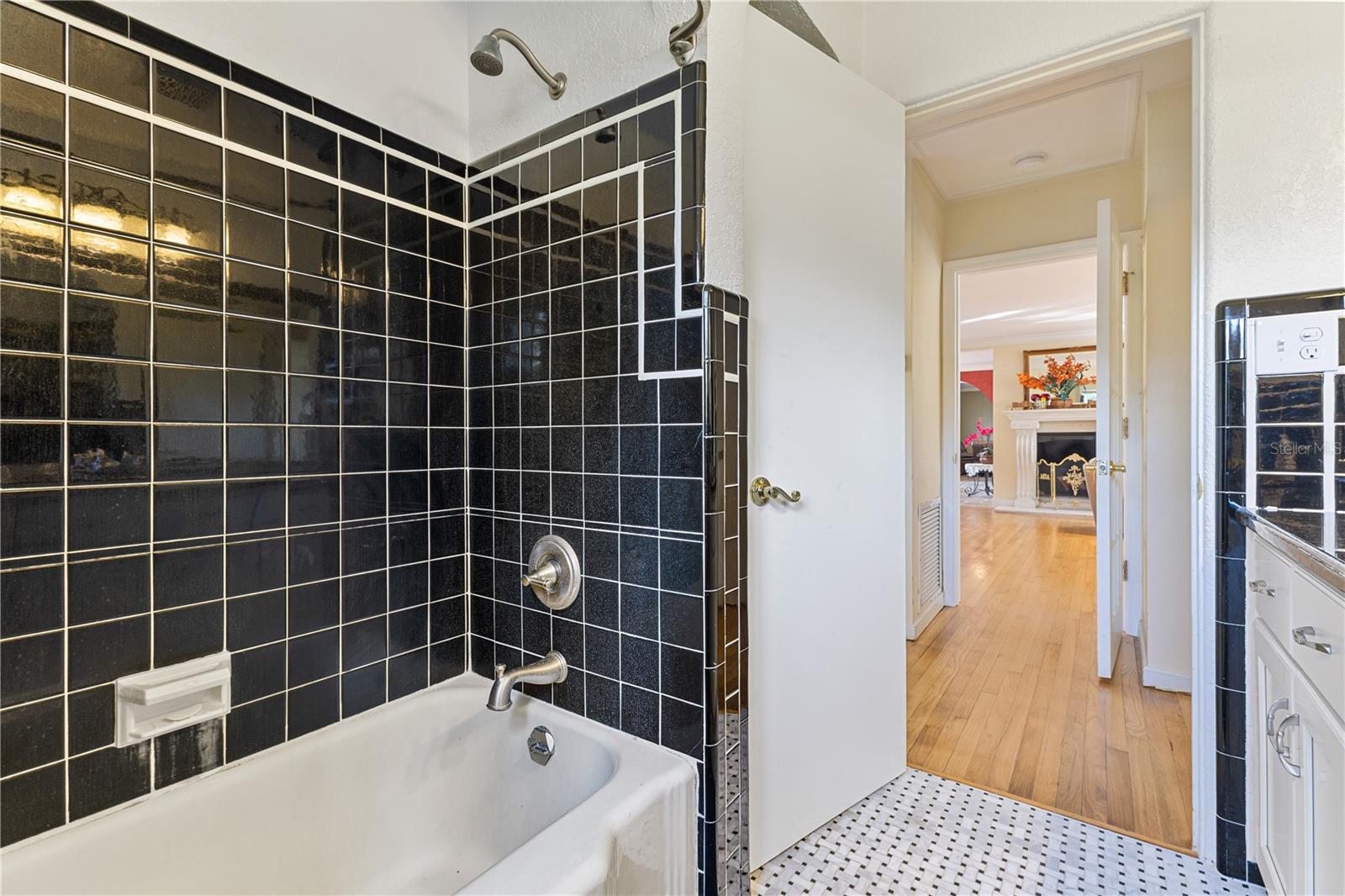 546 QUEENS MIRROR CIR, CASSELBERRY, FL, 32707