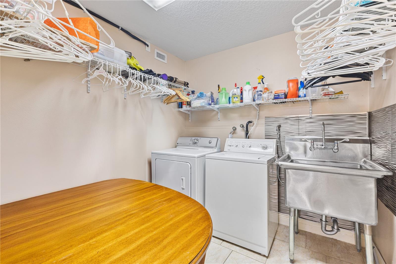 546 QUEENS MIRROR CIR, CASSELBERRY, FL, 32707