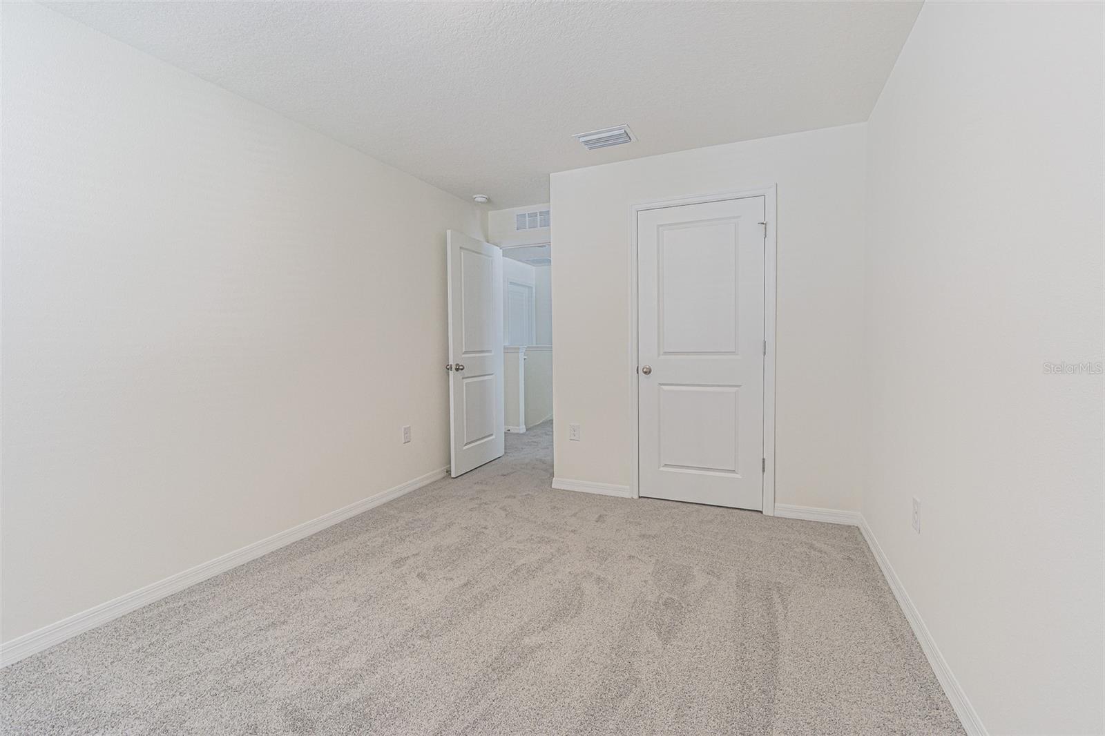 37300 KINGS CROWN DR, ZEPHYRHILLS, FL, 33541