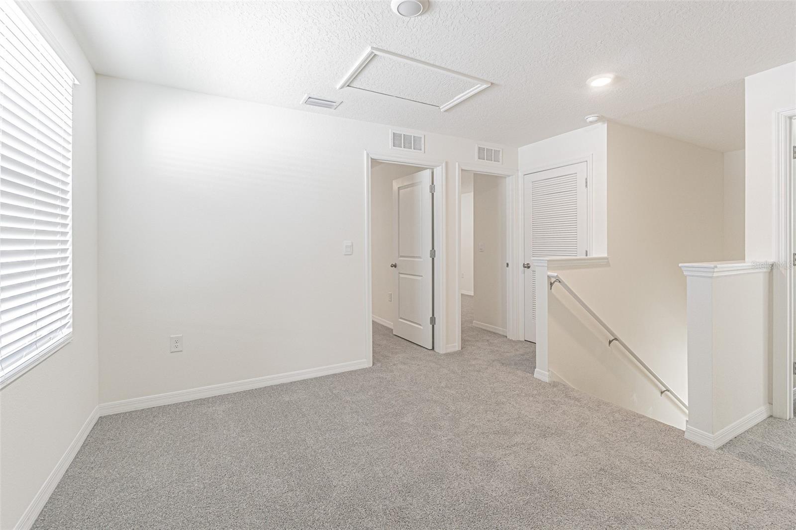 37300 KINGS CROWN DR, ZEPHYRHILLS, FL, 33541