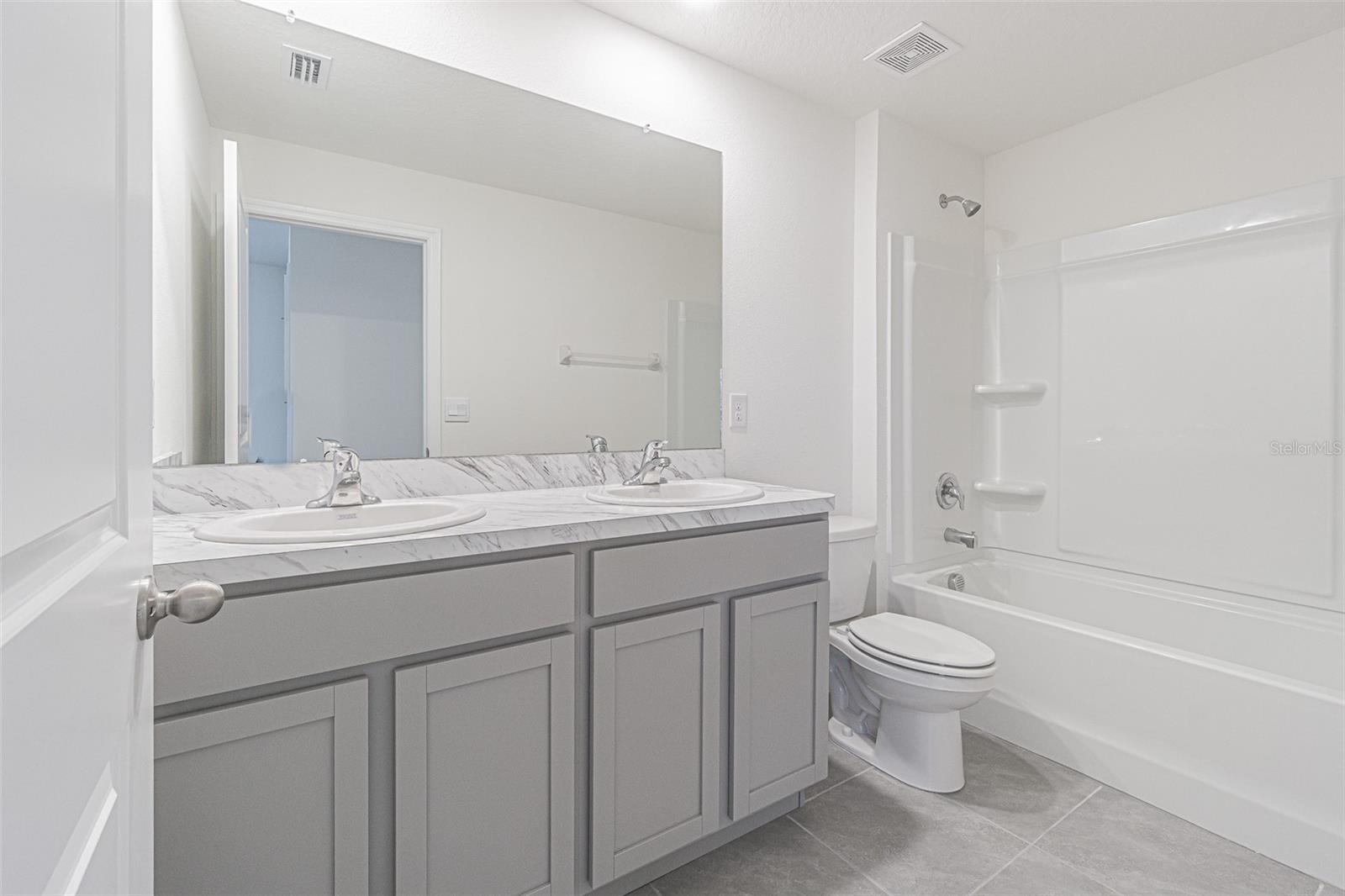 37300 KINGS CROWN DR, ZEPHYRHILLS, FL, 33541
