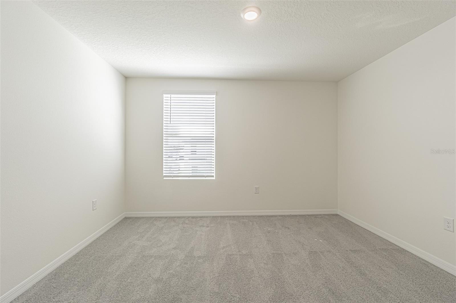 37300 KINGS CROWN DR, ZEPHYRHILLS, FL, 33541