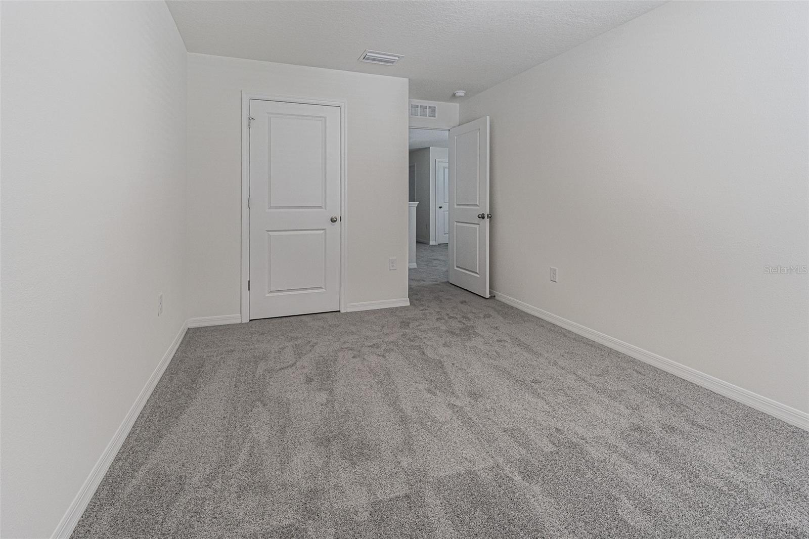 37300 KINGS CROWN DR, ZEPHYRHILLS, FL, 33541