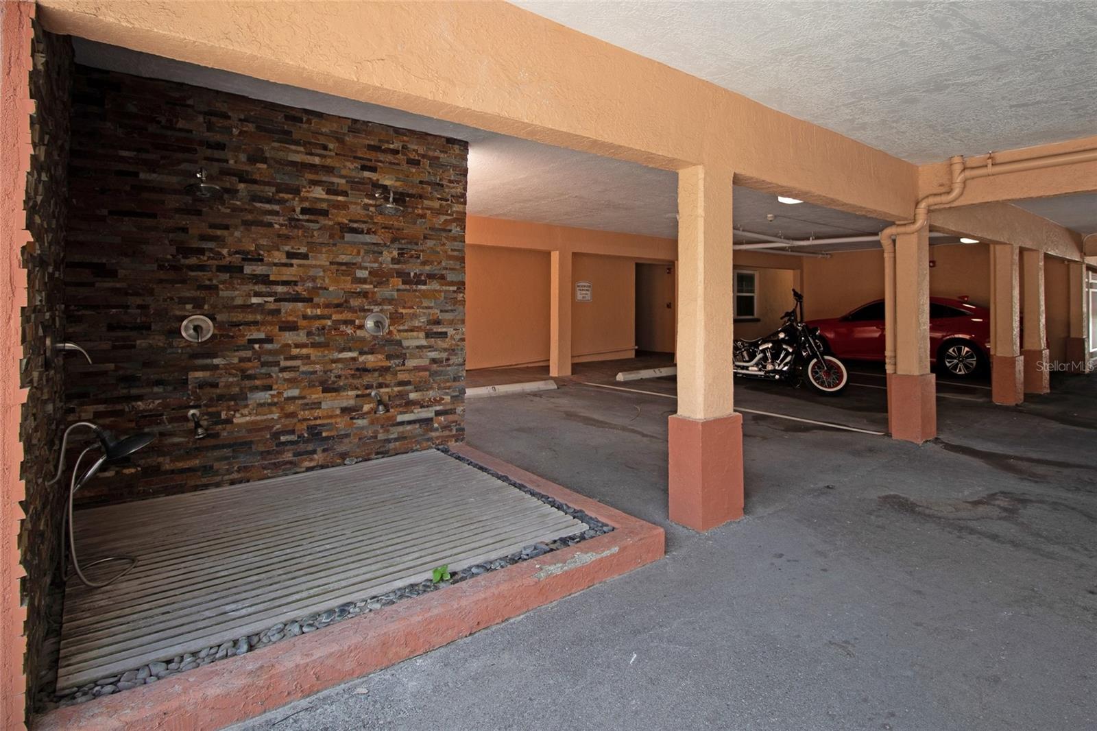 17035 GULF BLVD #205, NORTH REDINGTON BEACH, FL, 33708