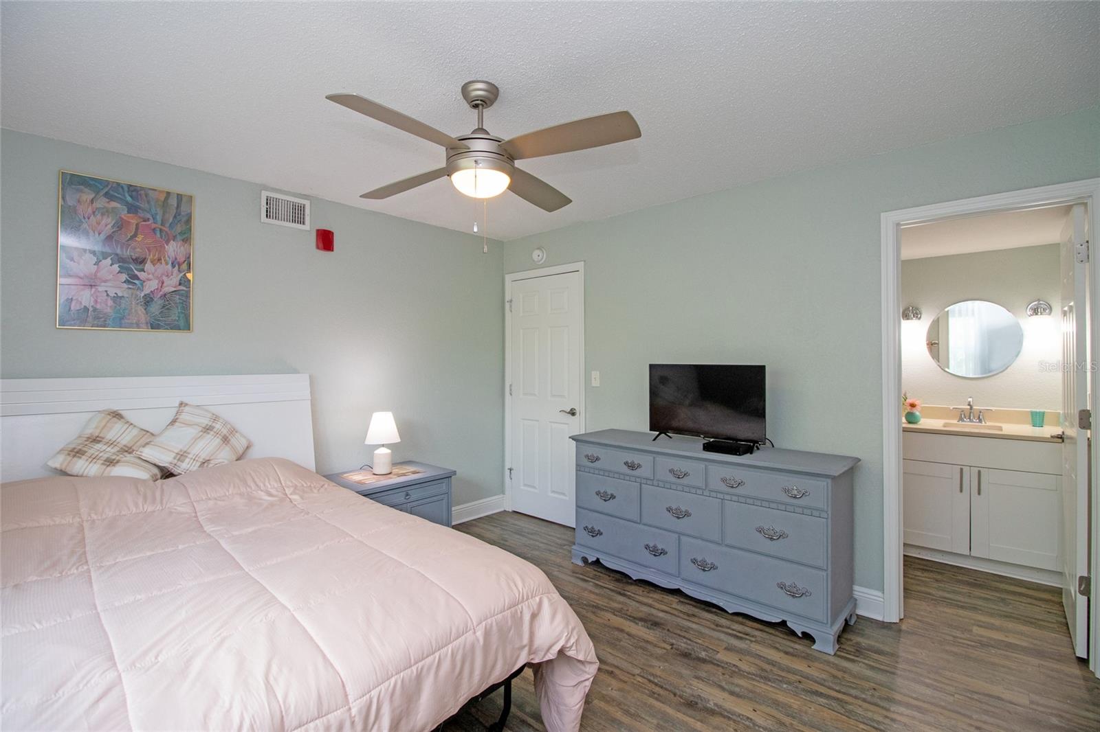 17035 GULF BLVD #205, NORTH REDINGTON BEACH, FL, 33708