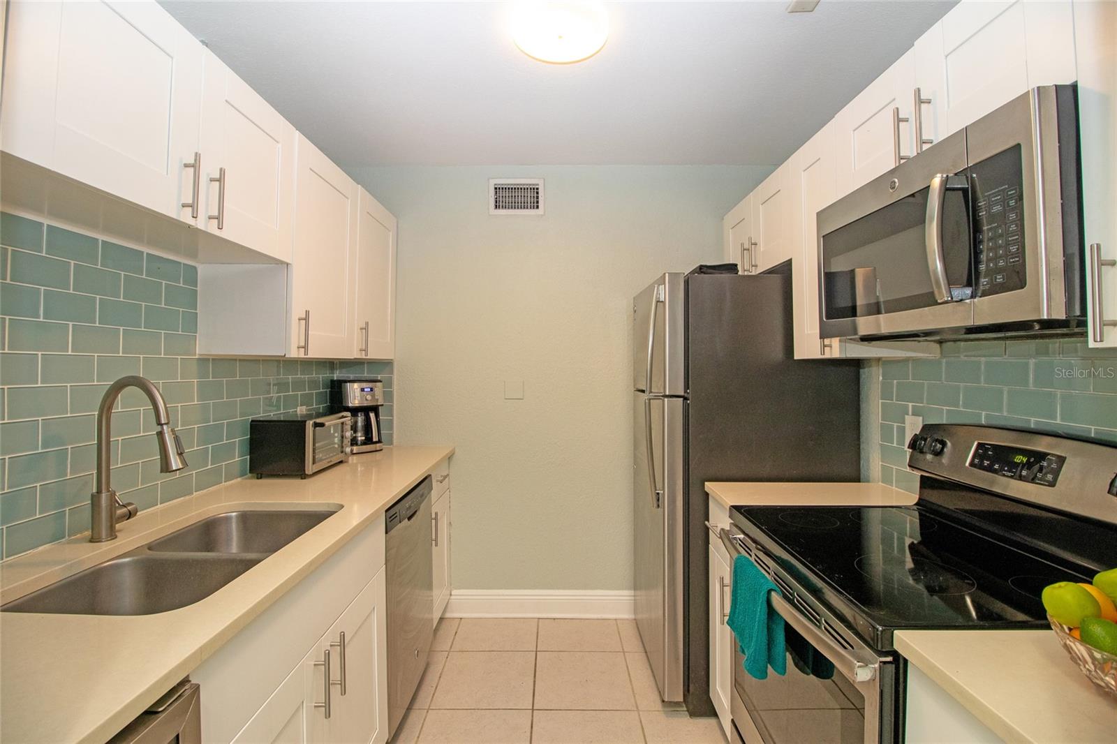 17035 GULF BLVD #205, NORTH REDINGTON BEACH, FL, 33708