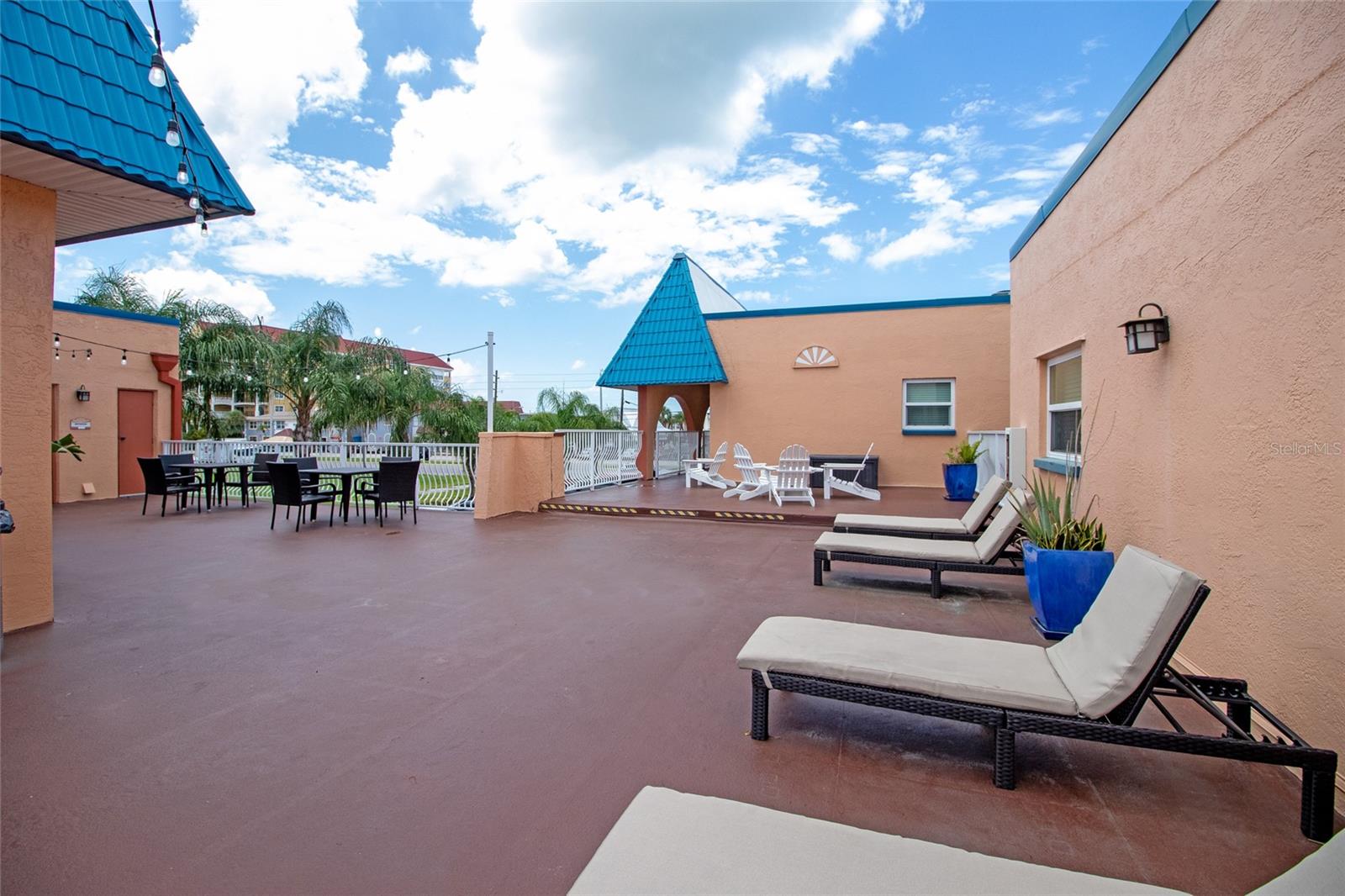 17035 GULF BLVD #205, NORTH REDINGTON BEACH, FL, 33708