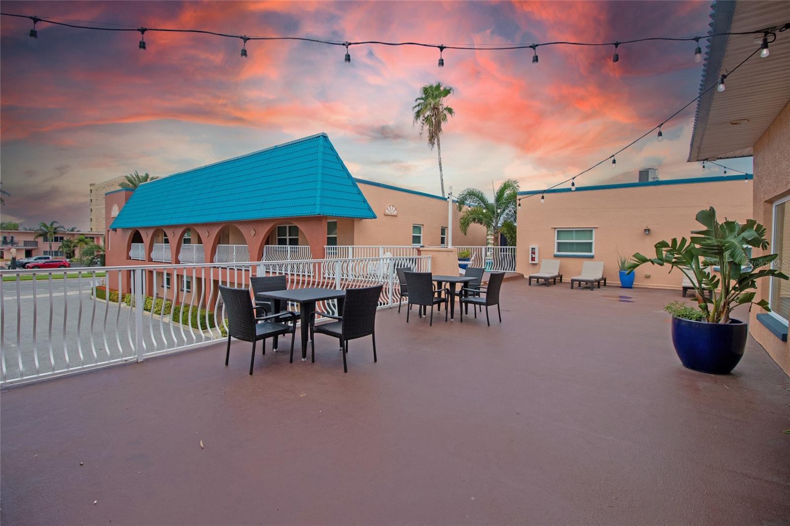 17035 GULF BLVD #205, NORTH REDINGTON BEACH, FL, 33708