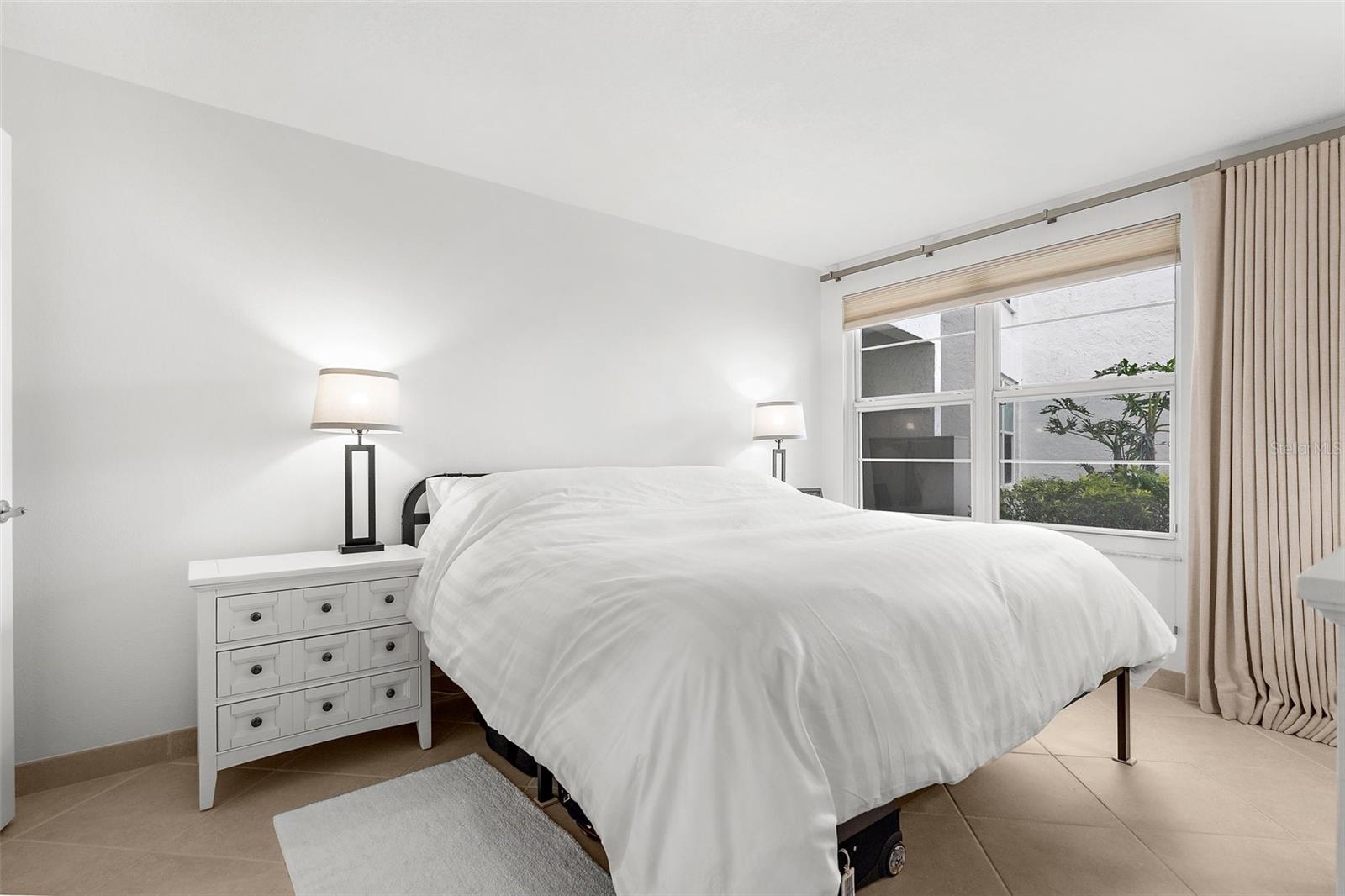 600 SUTTON PL #101B, LONGBOAT KEY, FL, 34228