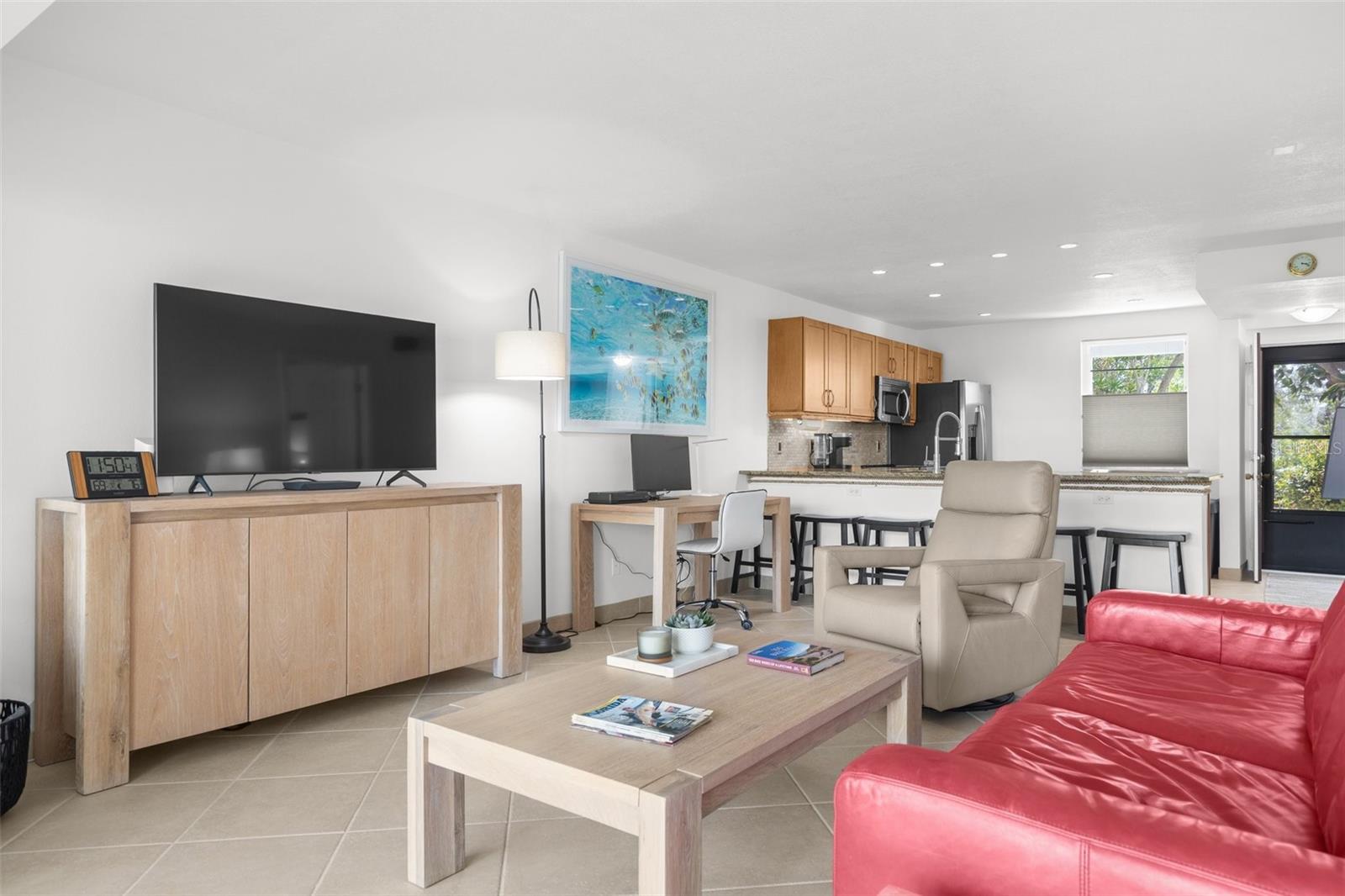 600 SUTTON PL #101B, LONGBOAT KEY, FL, 34228