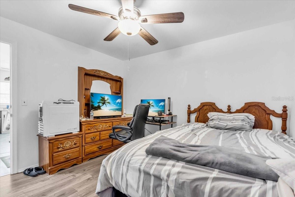 2211 ENGLEWOOD RD, ENGLEWOOD, FL, 34223