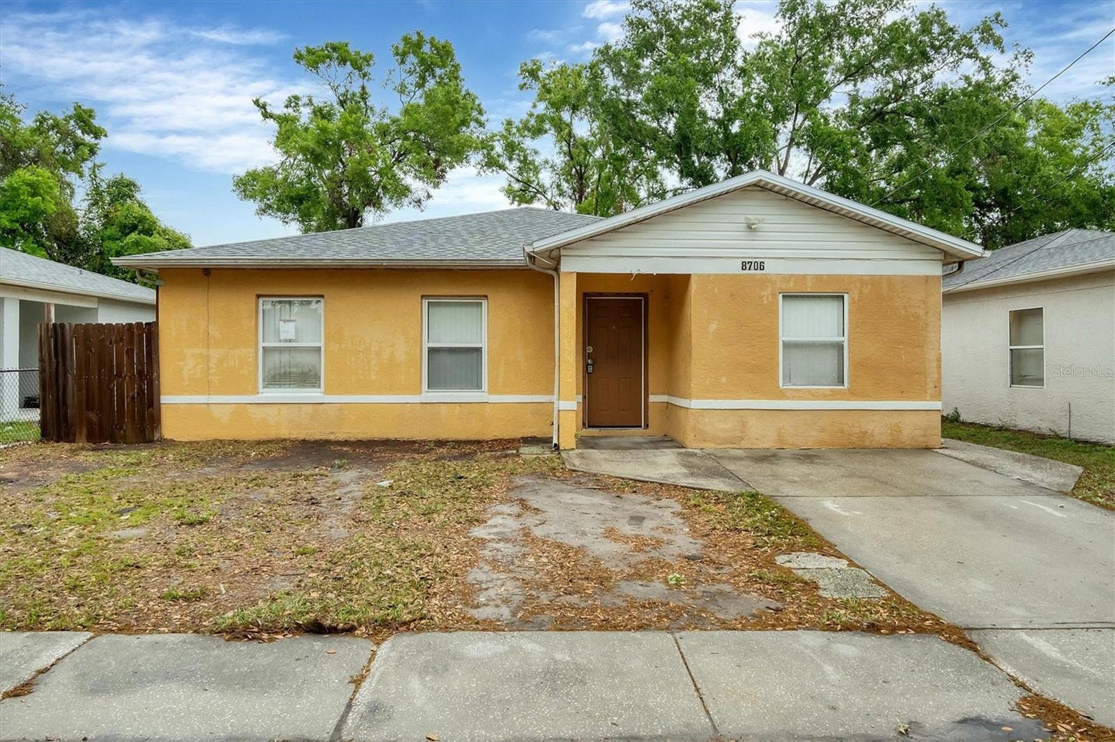 8706 FISH LAKE RD, TAMPA, FL, 33619