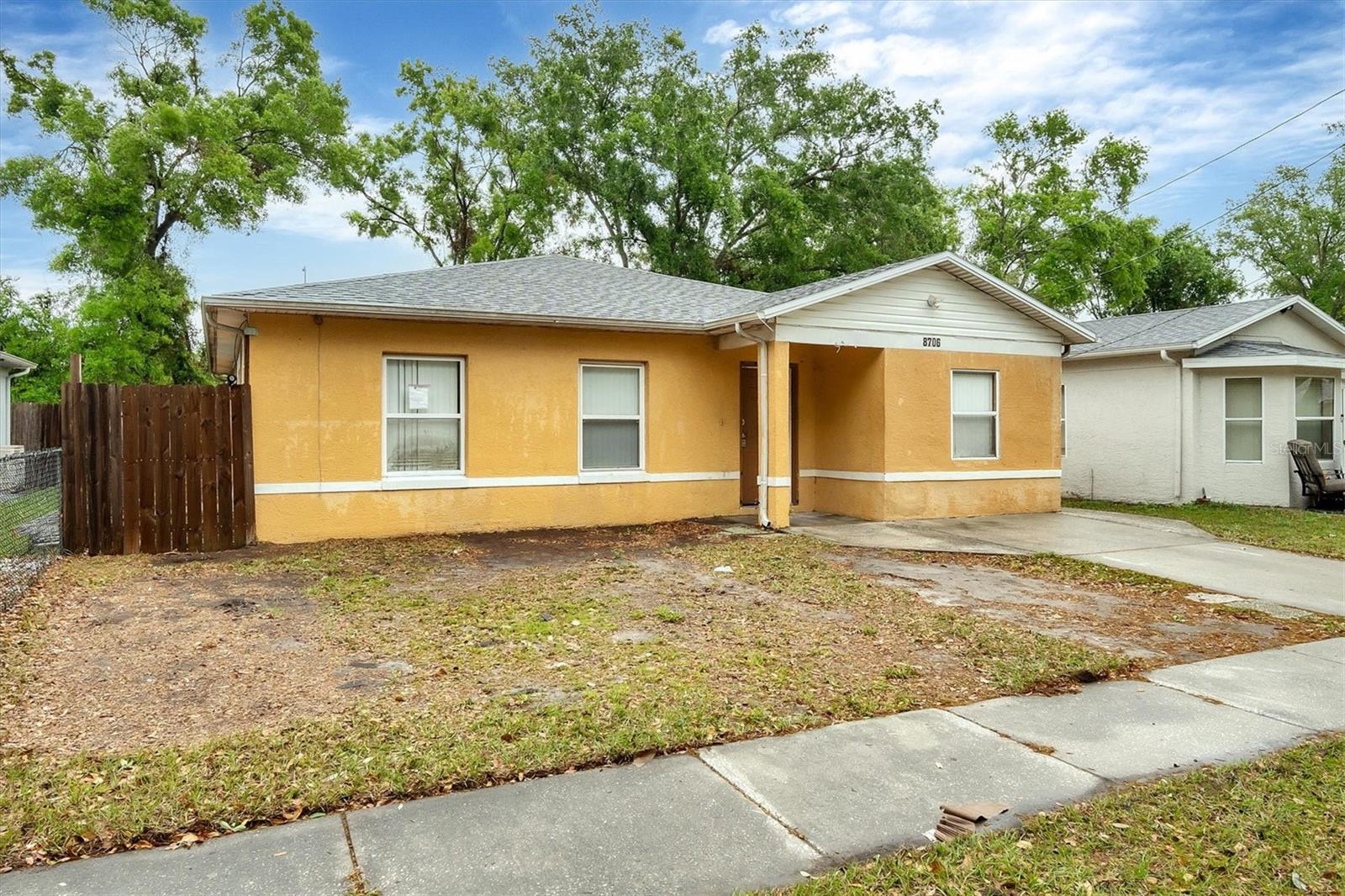8706 FISH LAKE RD, TAMPA, FL, 33619