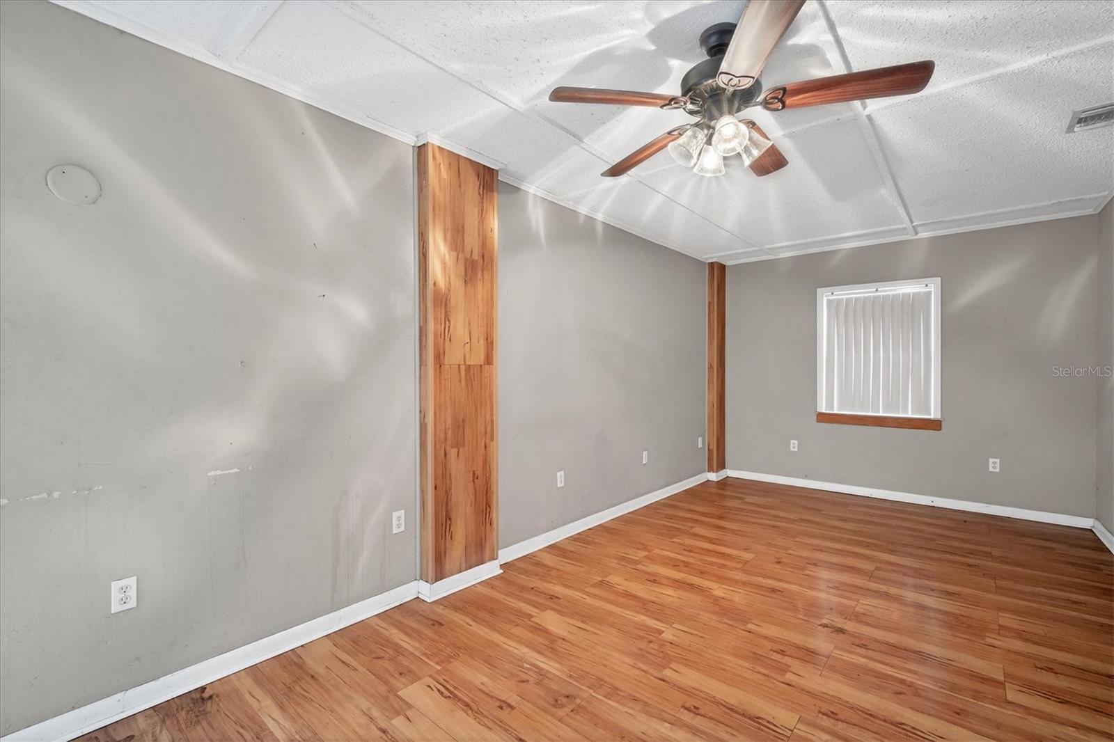 8706 FISH LAKE RD, TAMPA, FL, 33619