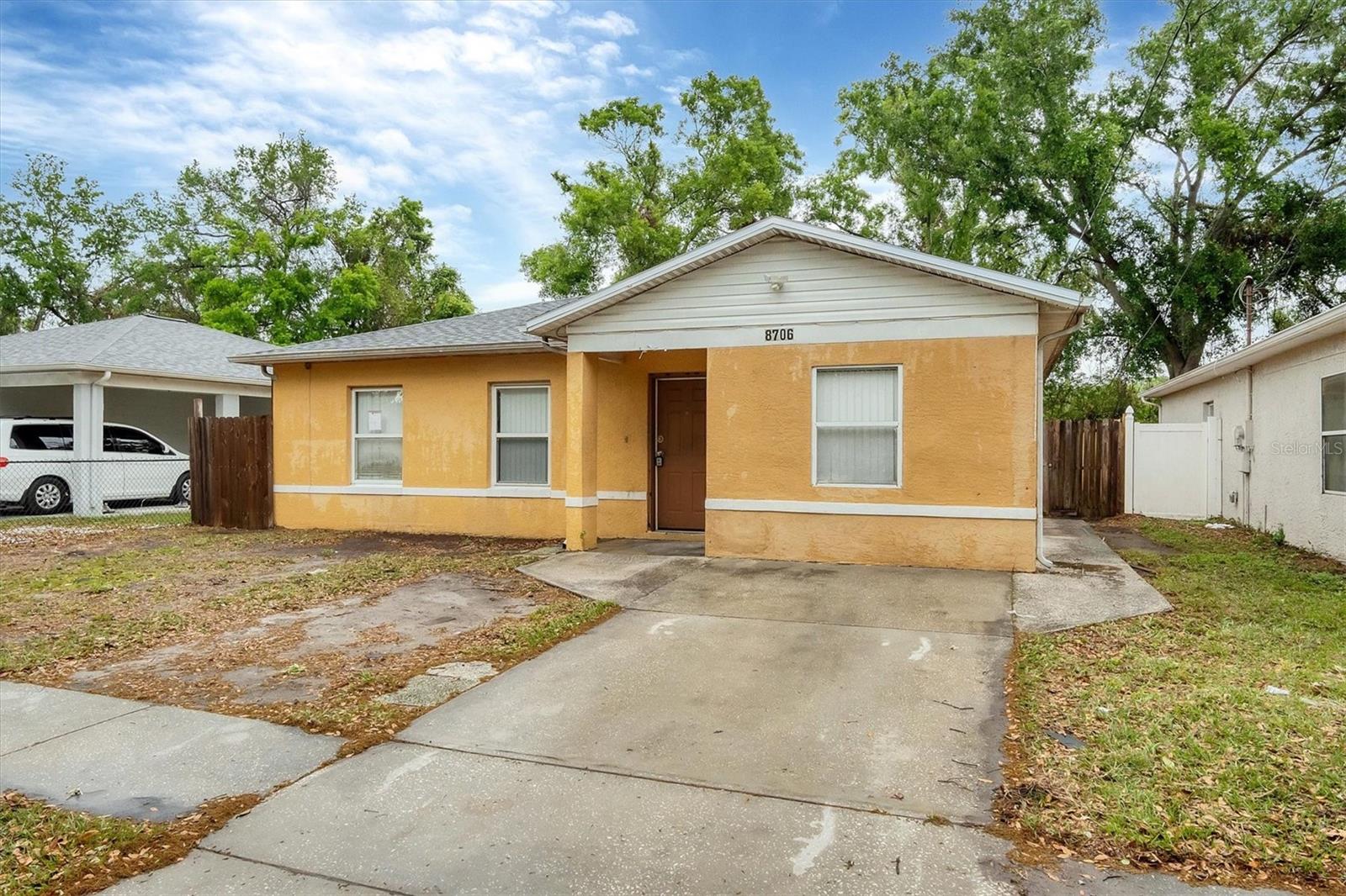 8706 FISH LAKE RD, TAMPA, FL, 33619