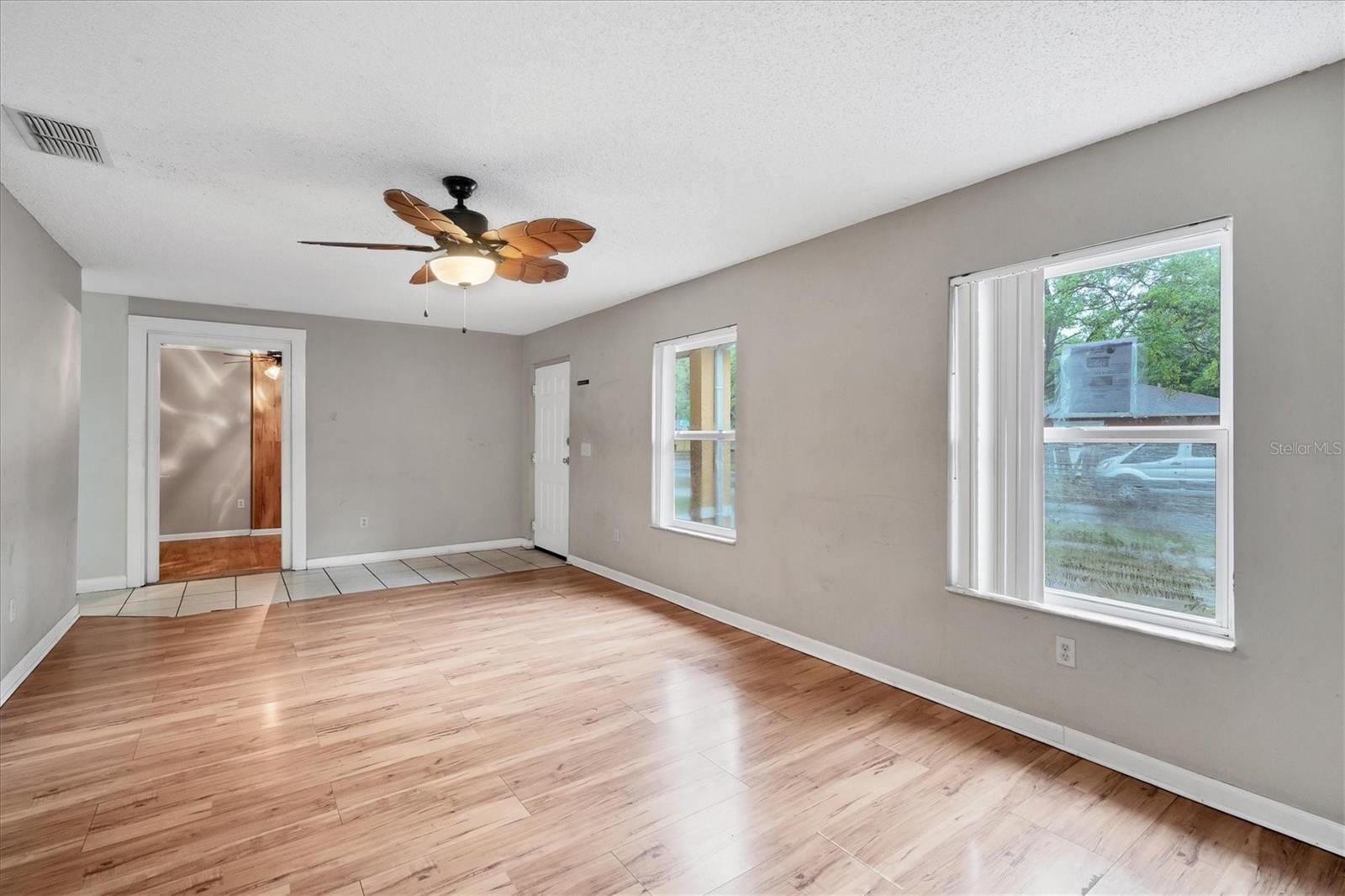 8706 FISH LAKE RD, TAMPA, FL, 33619