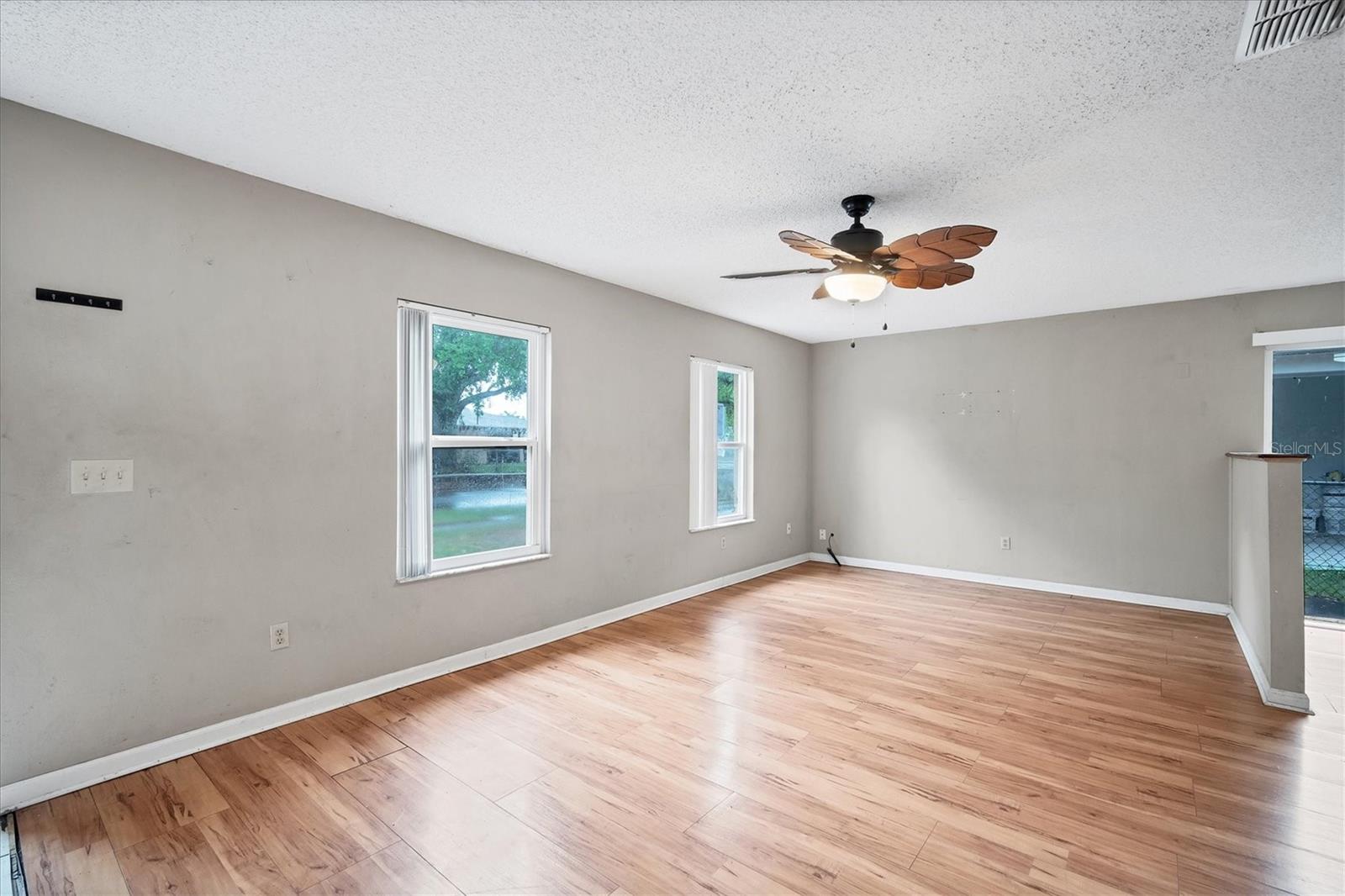 8706 FISH LAKE RD, TAMPA, FL, 33619