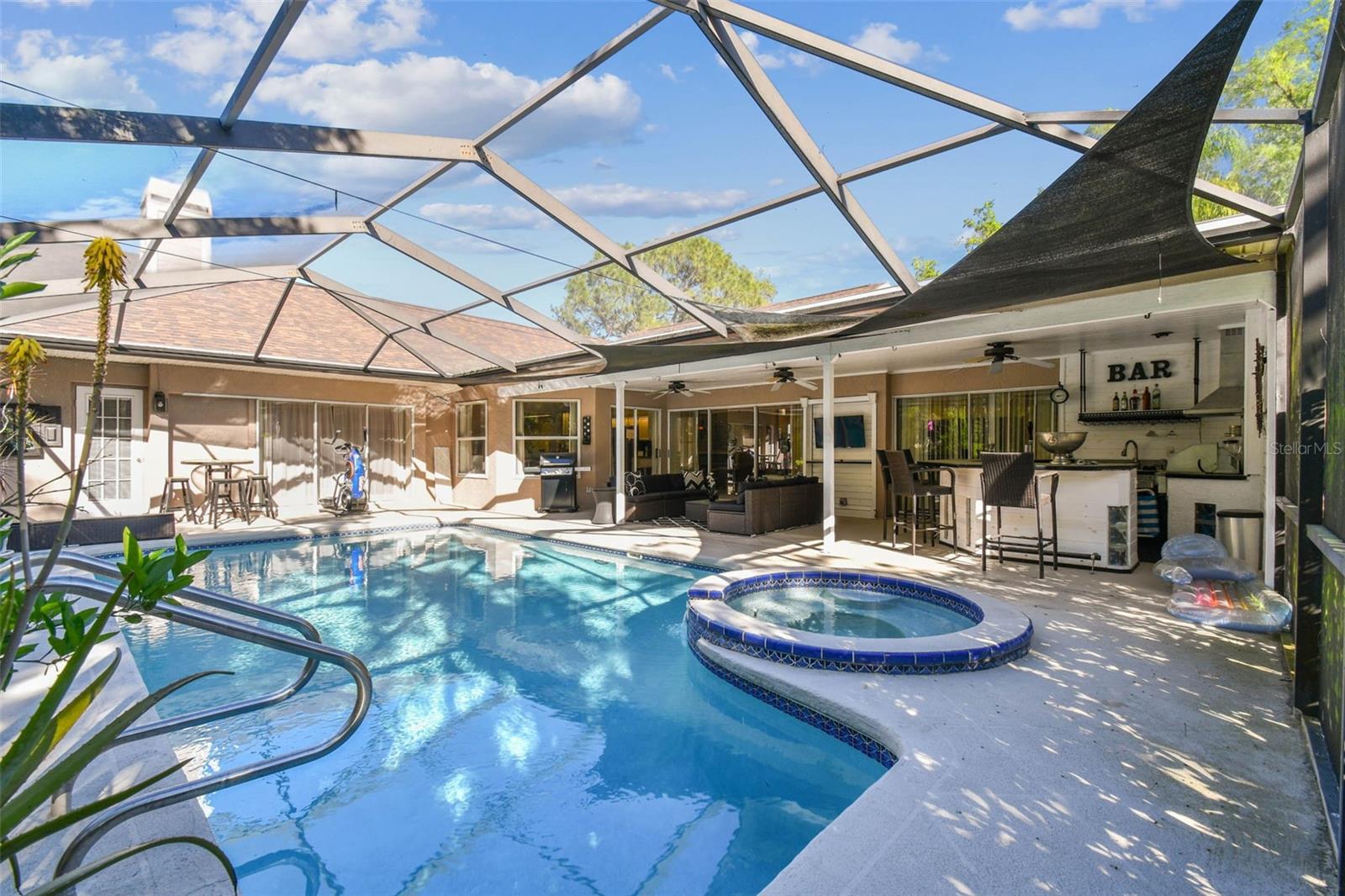 8726 TANTALLON CIR, TAMPA, FL, 33647