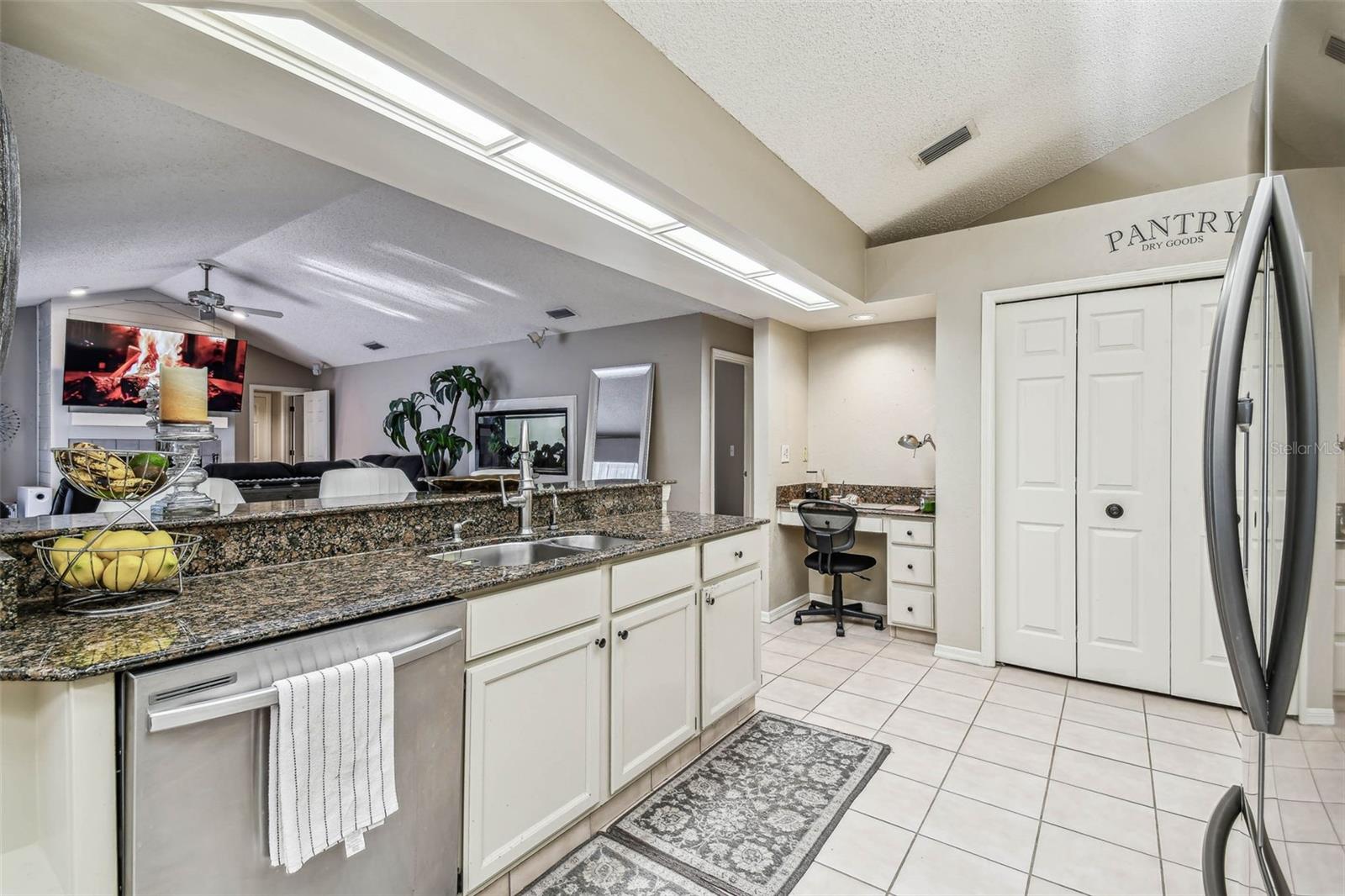 8726 TANTALLON CIR, TAMPA, FL, 33647