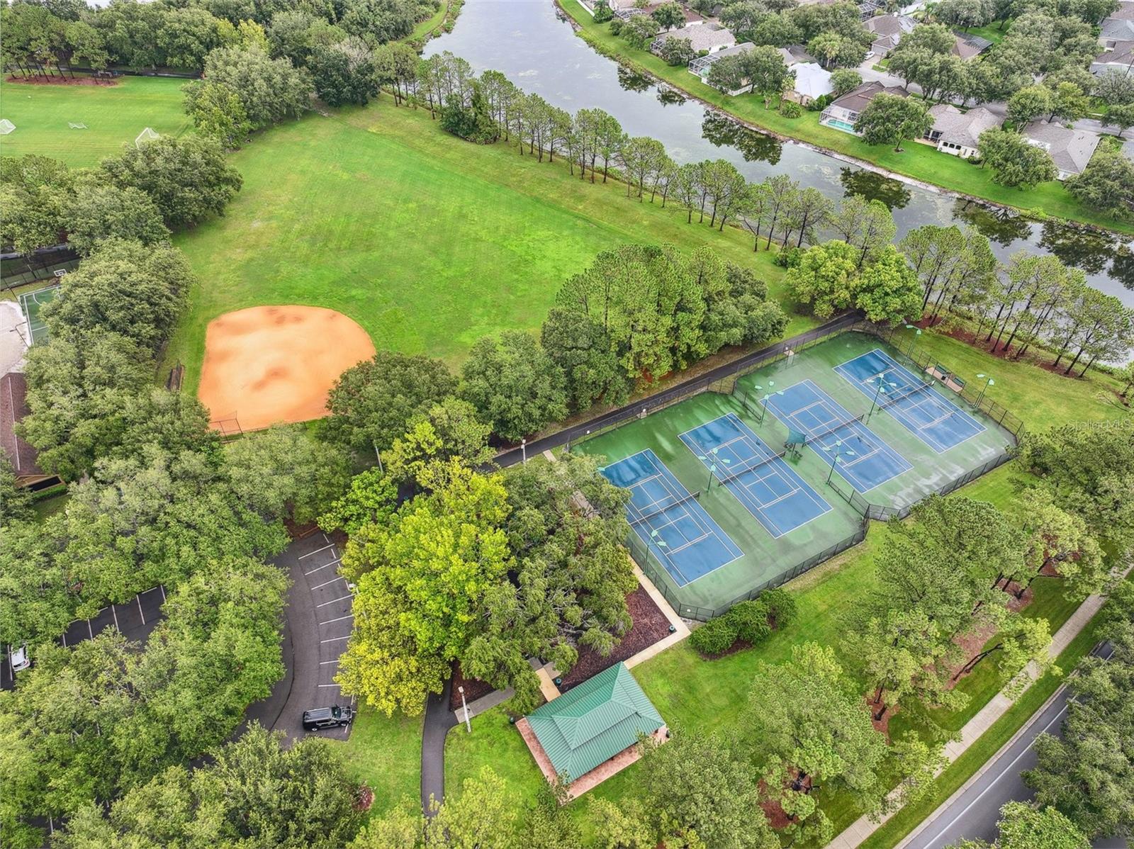 8726 TANTALLON CIR, TAMPA, FL, 33647