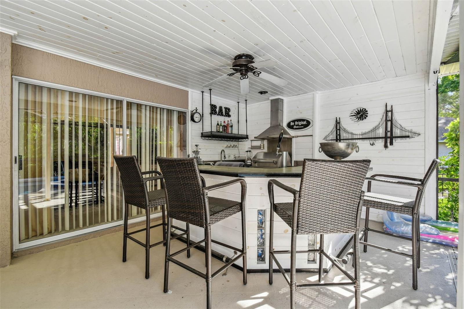 8726 TANTALLON CIR, TAMPA, FL, 33647