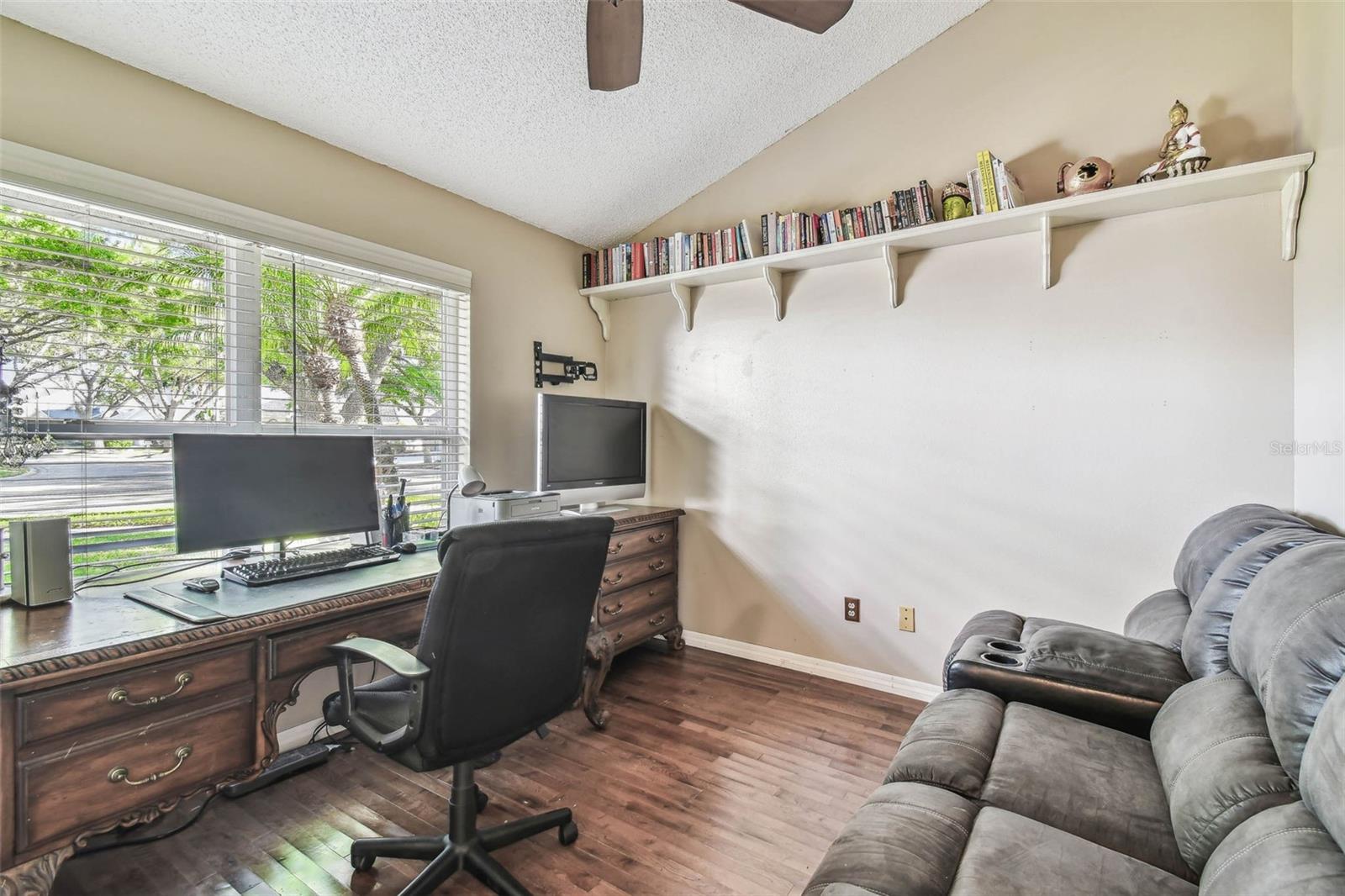 8726 TANTALLON CIR, TAMPA, FL, 33647