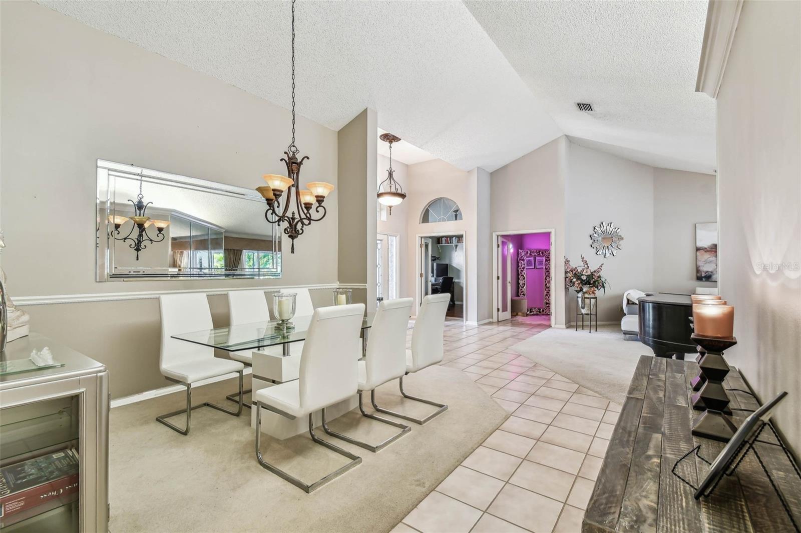 8726 TANTALLON CIR, TAMPA, FL, 33647