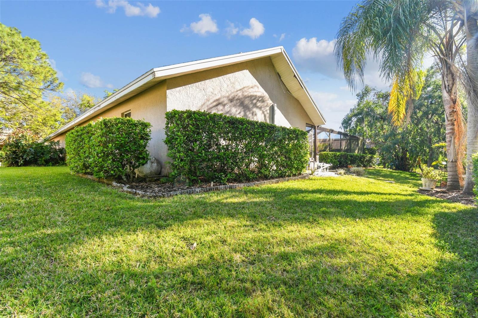 8726 TANTALLON CIR, TAMPA, FL, 33647