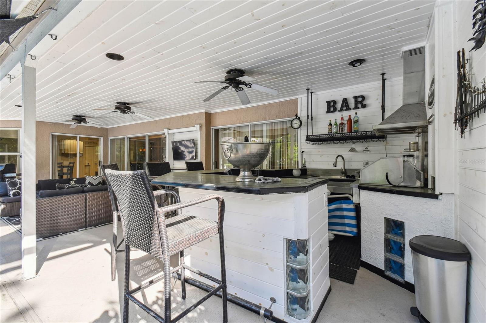 8726 TANTALLON CIR, TAMPA, FL, 33647