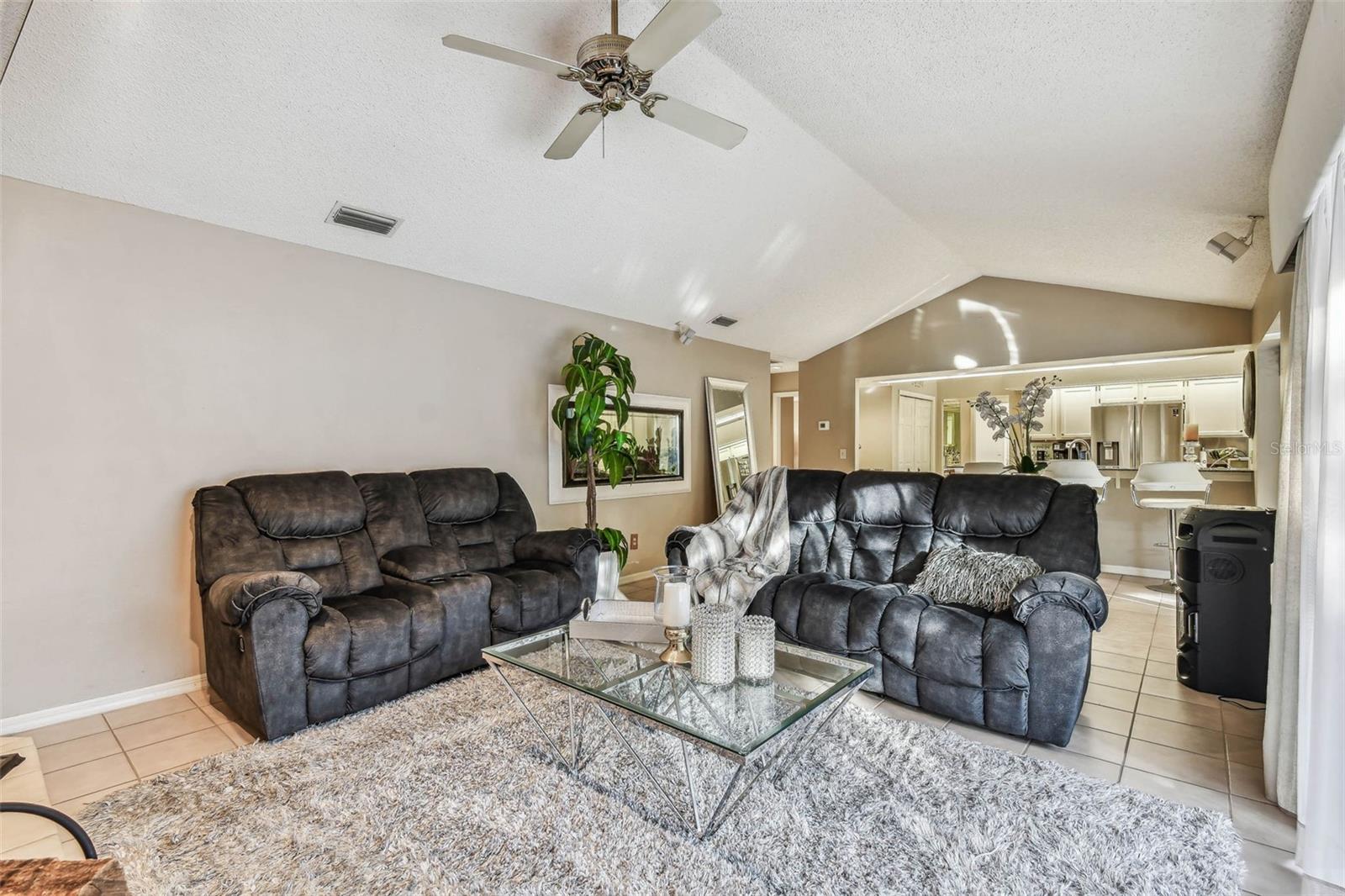 8726 TANTALLON CIR, TAMPA, FL, 33647