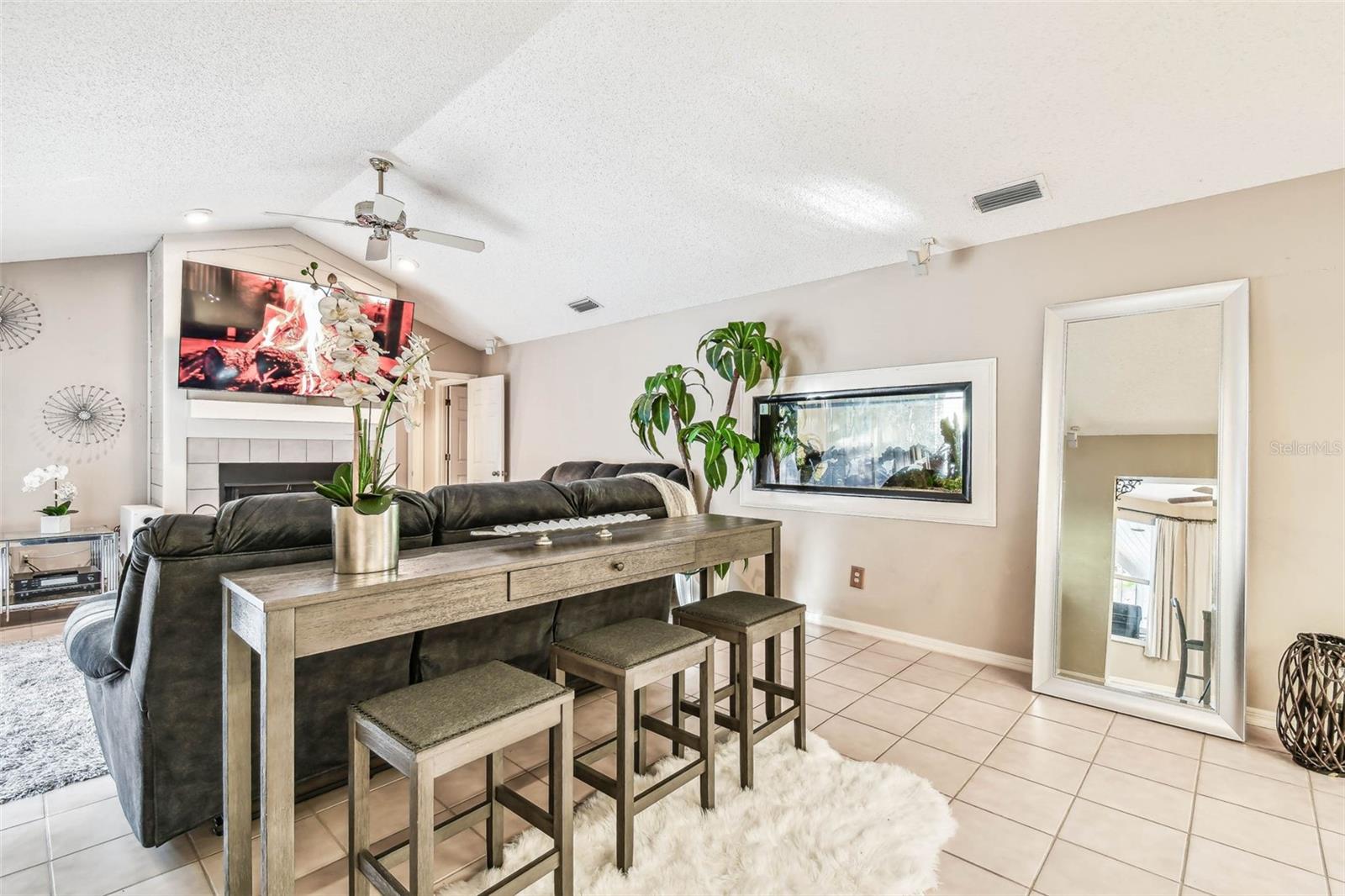 8726 TANTALLON CIR, TAMPA, FL, 33647