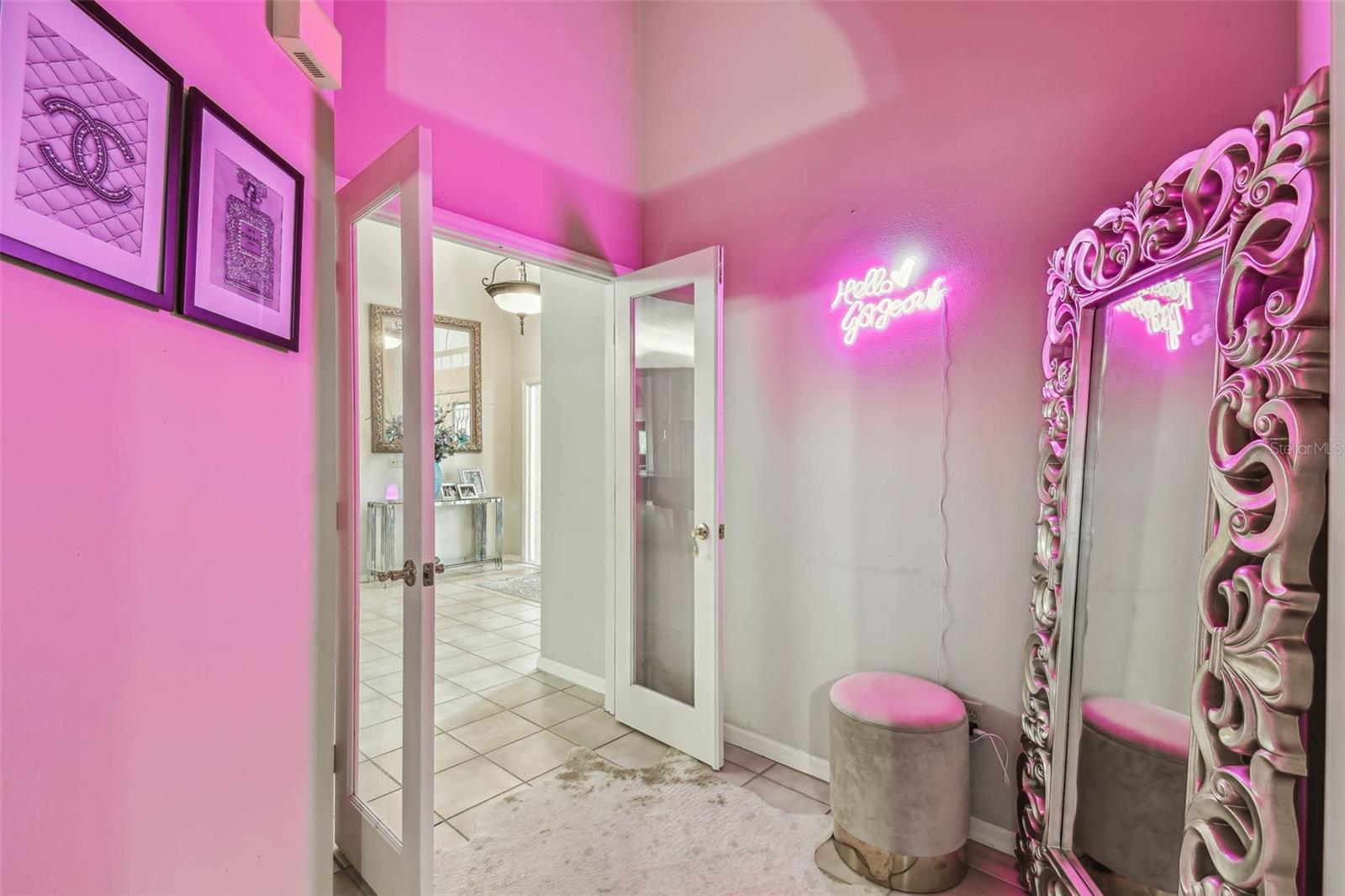 8726 TANTALLON CIR, TAMPA, FL, 33647