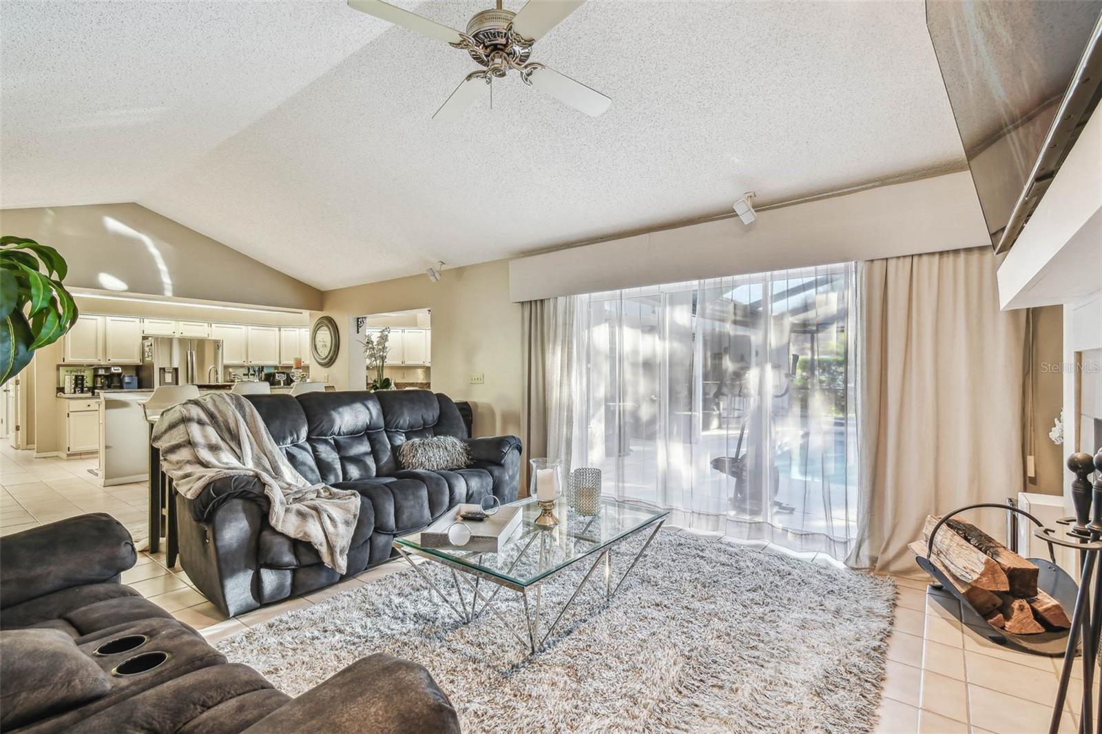 8726 TANTALLON CIR, TAMPA, FL, 33647