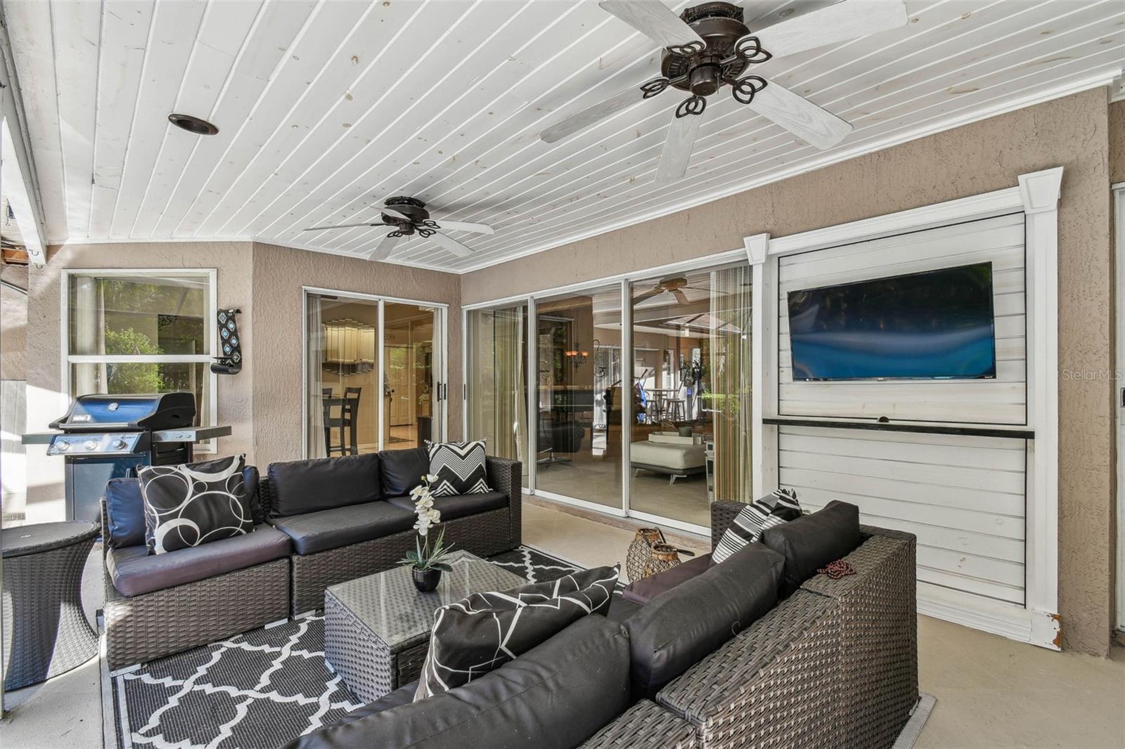 8726 TANTALLON CIR, TAMPA, FL, 33647