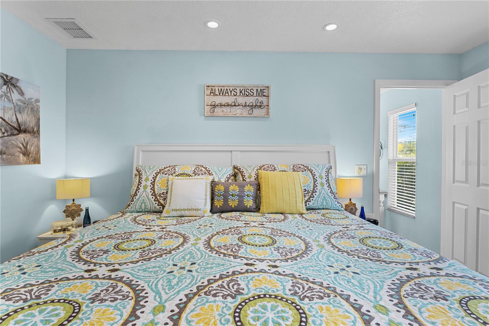 6925 HOLMES BLVD, HOLMES BEACH, FL, 34217