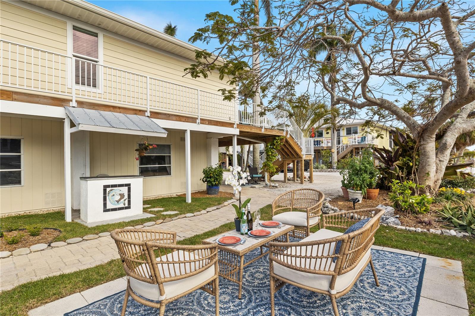 6925 HOLMES BLVD, HOLMES BEACH, FL, 34217