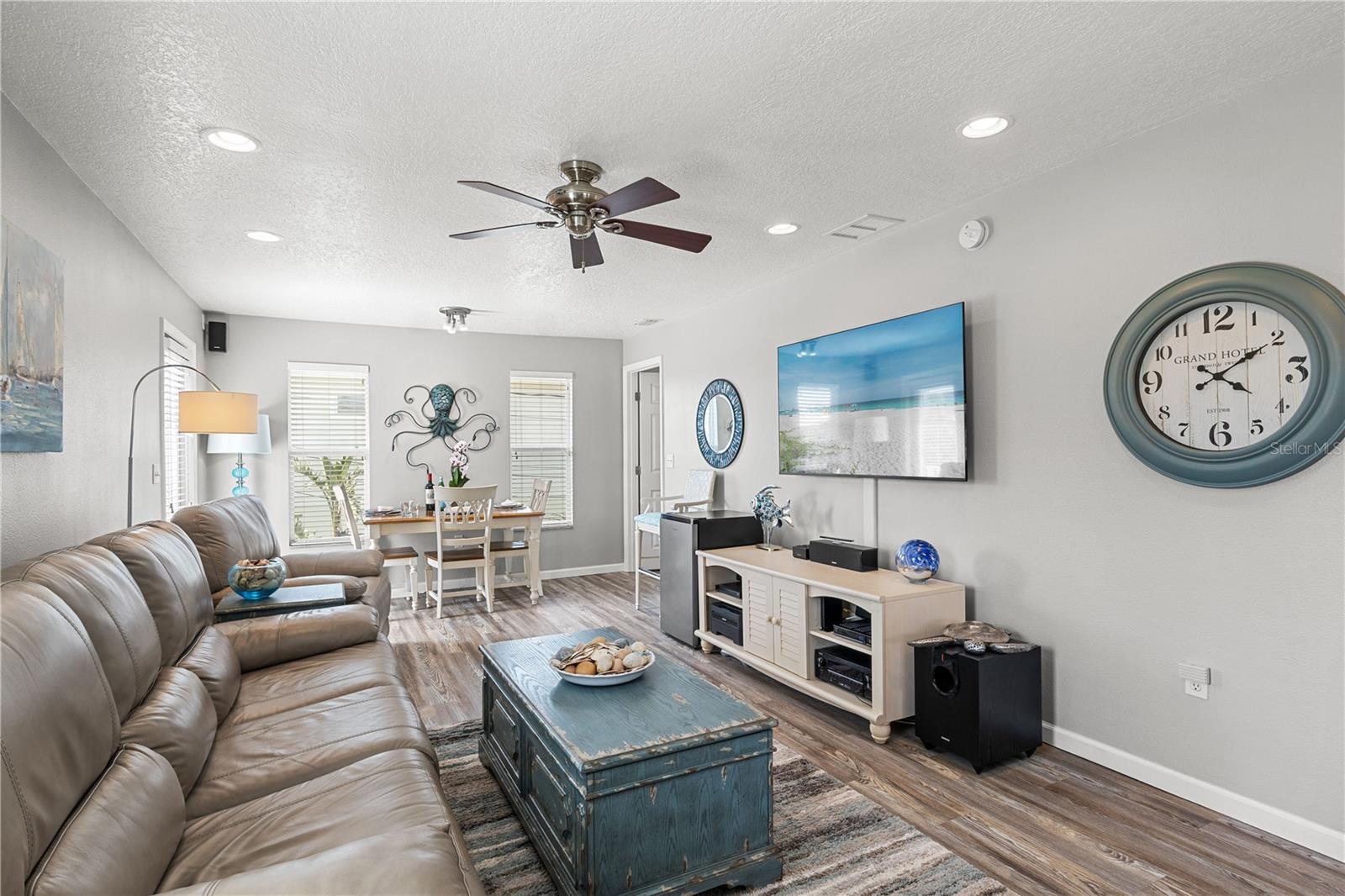 6925 HOLMES BLVD, HOLMES BEACH, FL, 34217