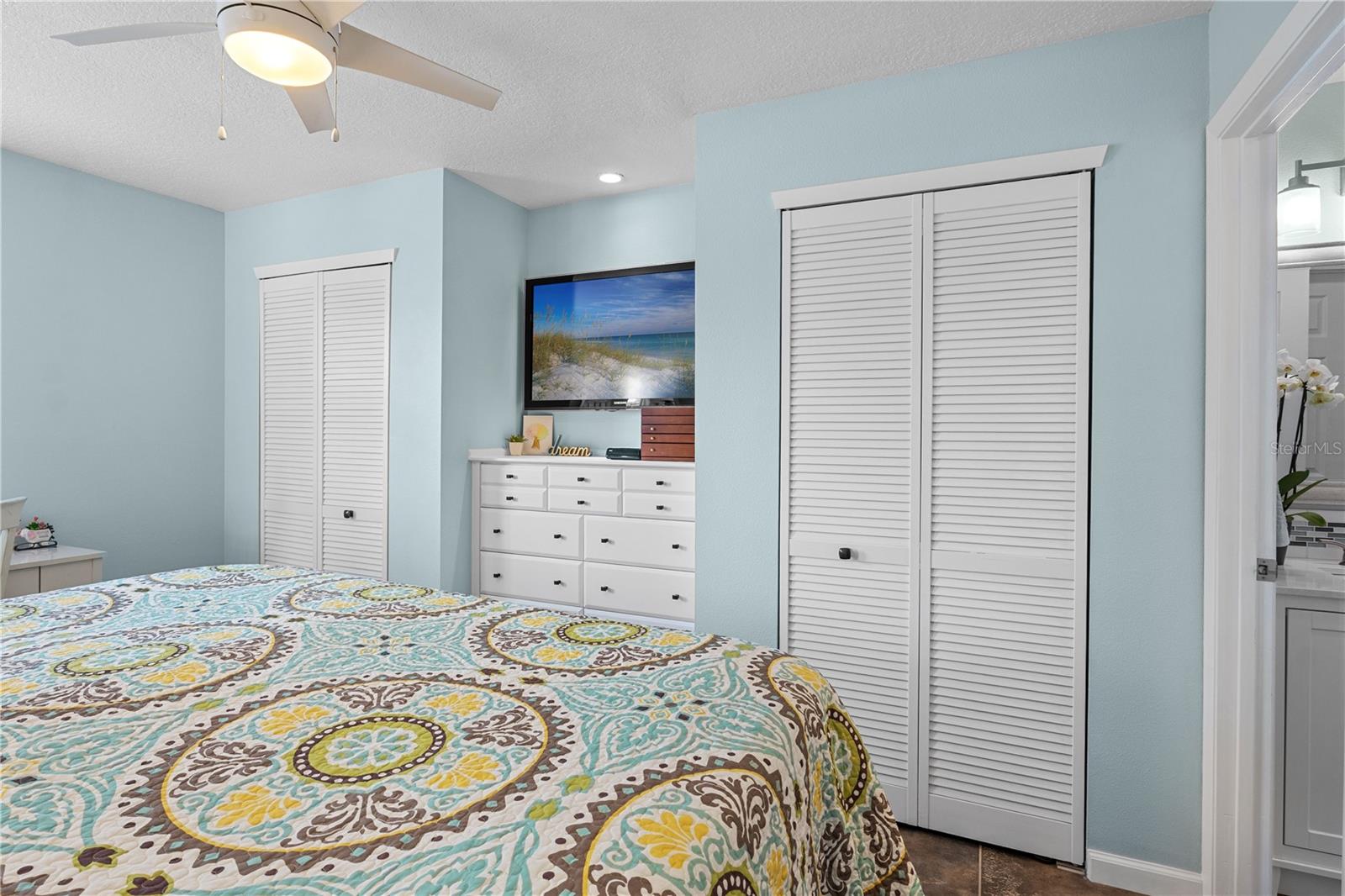 6925 HOLMES BLVD, HOLMES BEACH, FL, 34217