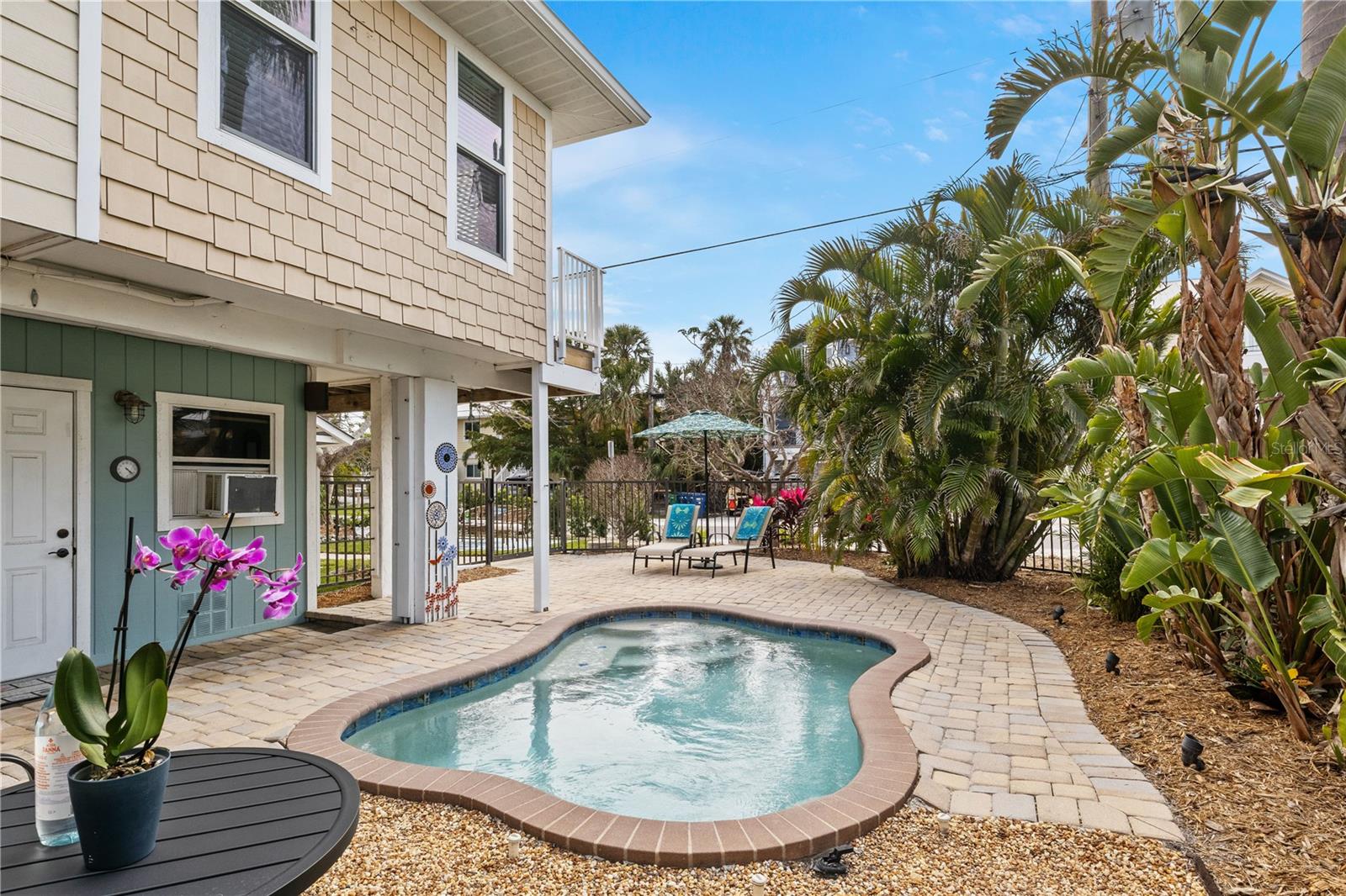 6925 HOLMES BLVD, HOLMES BEACH, FL, 34217