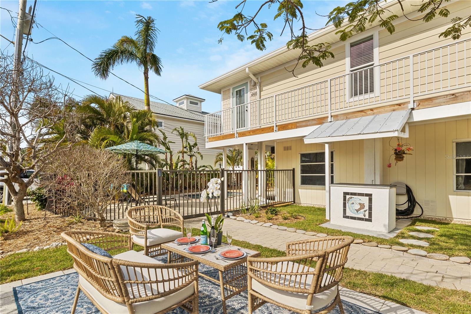 6925 HOLMES BLVD, HOLMES BEACH, FL, 34217