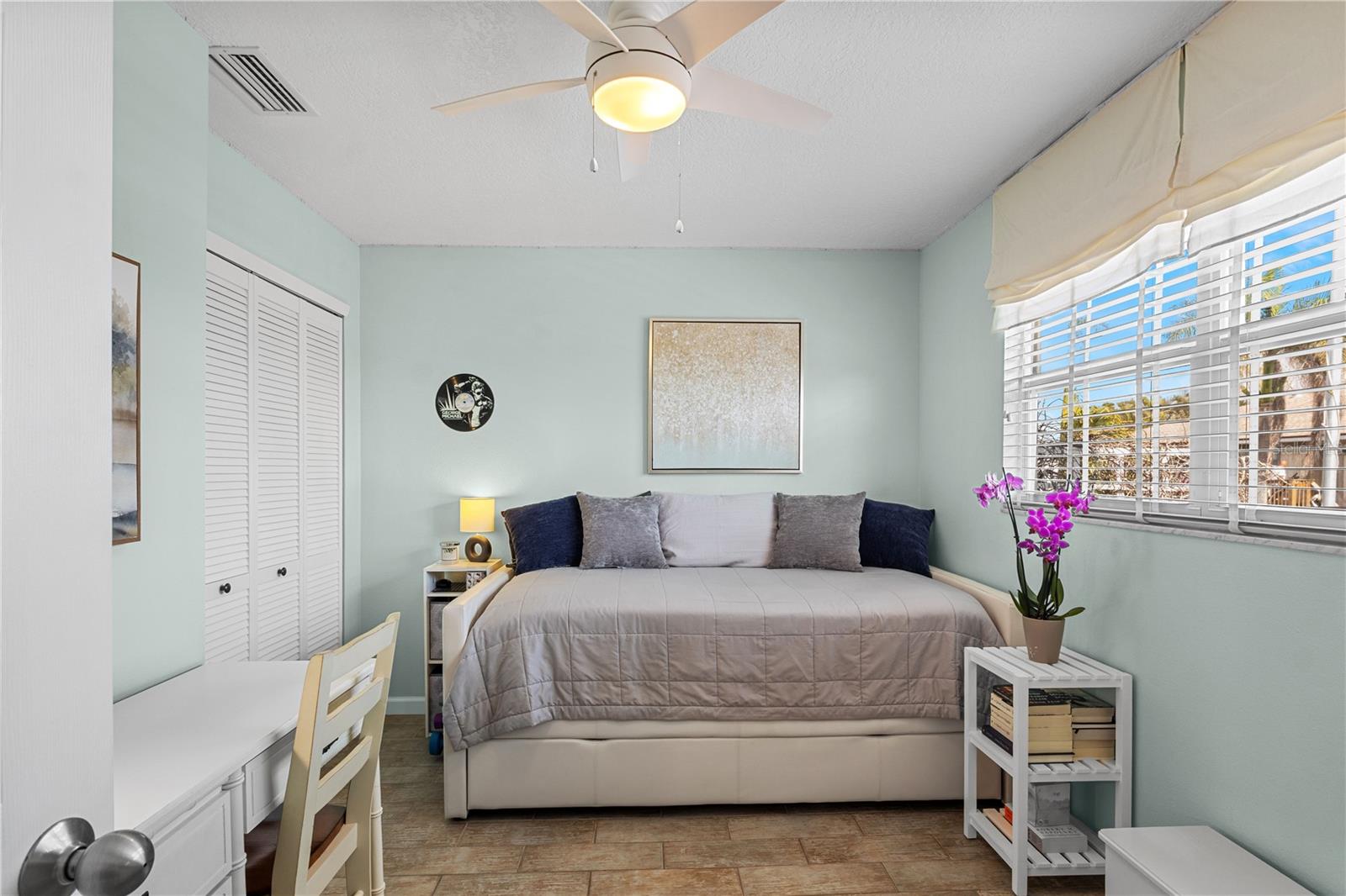 6925 HOLMES BLVD, HOLMES BEACH, FL, 34217