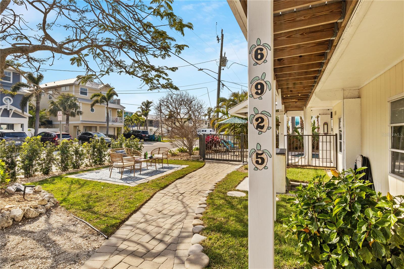 6925 HOLMES BLVD, HOLMES BEACH, FL, 34217