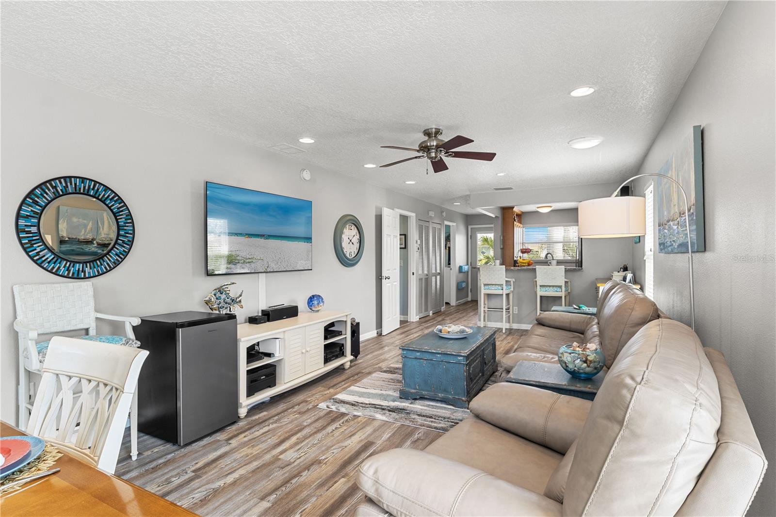 6925 HOLMES BLVD, HOLMES BEACH, FL, 34217